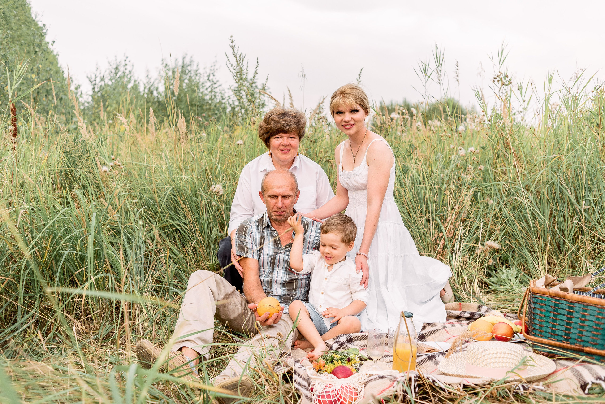 В поле. Фотограф Юлия Попова