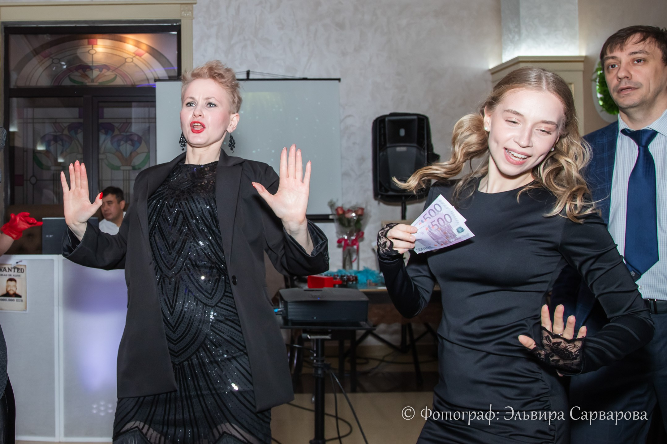 Гангстерская вечеринка в стиле 1920-х. Репортажный Фотограф