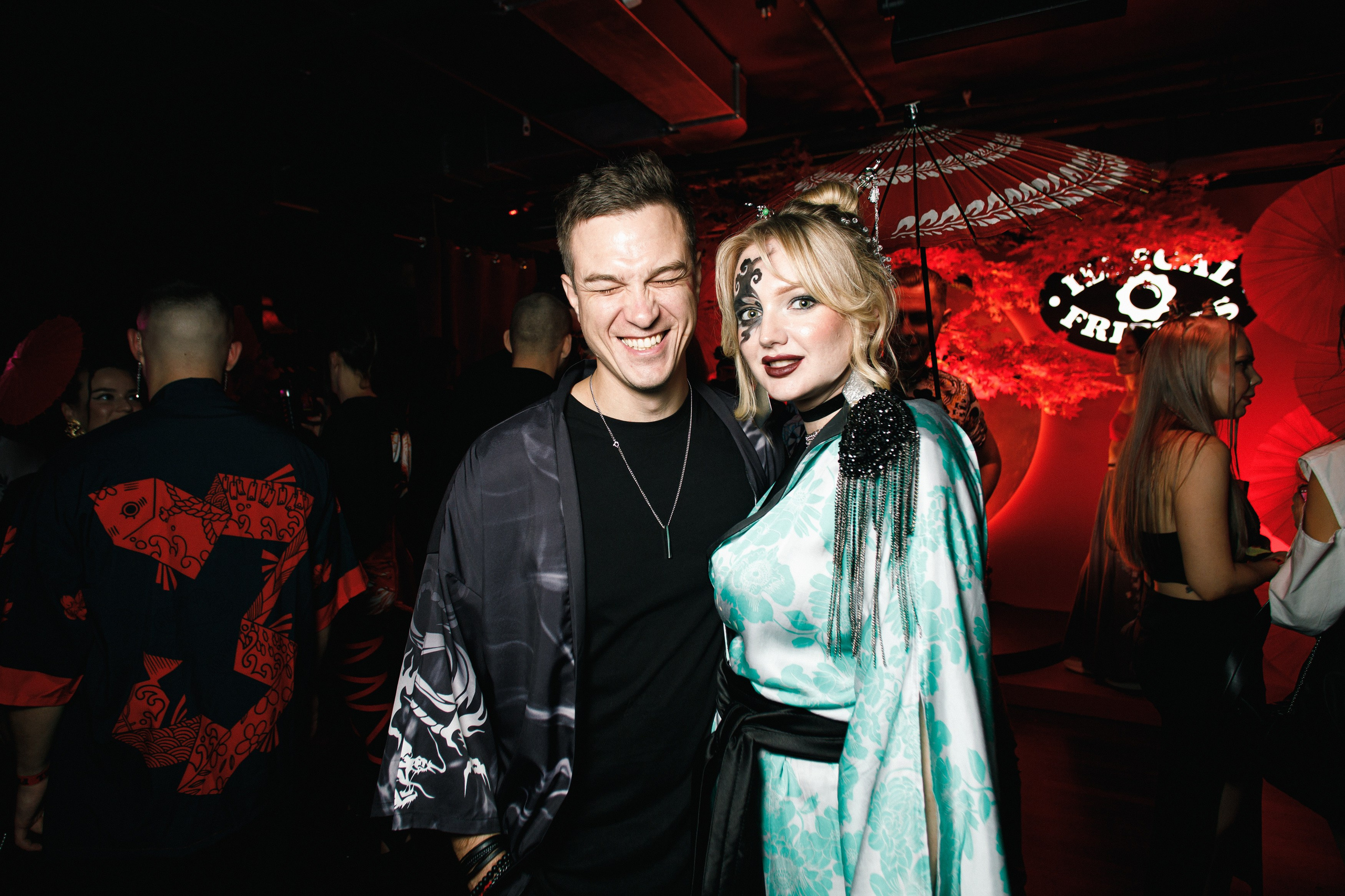 ILLEGAL FRIENDS | ASIA. СВОИ. ФОТООТЧЕТЫ-СОБЫТИЯ-МЕСТА