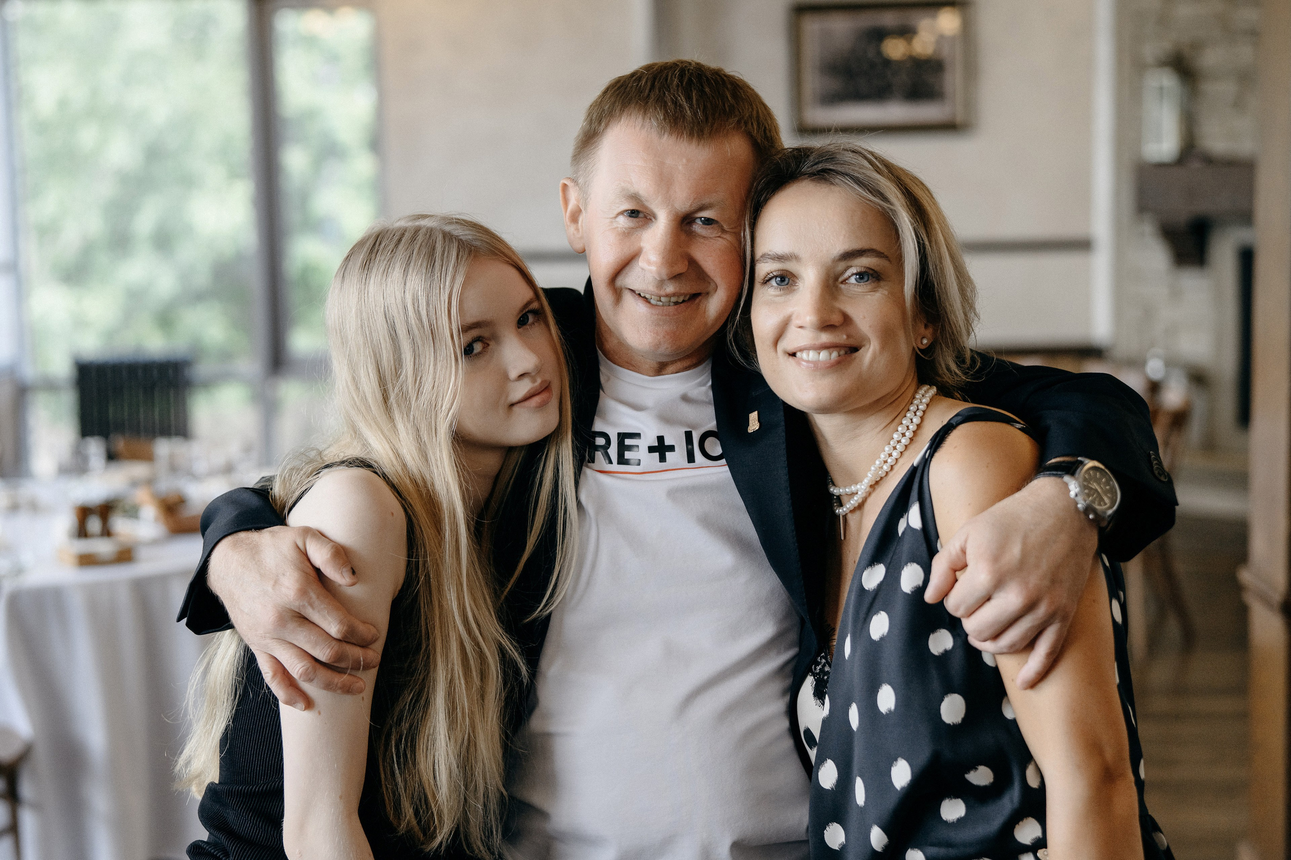 Семейный ужин в ресторане Сафари. Свадебный фотограф в Красноярске