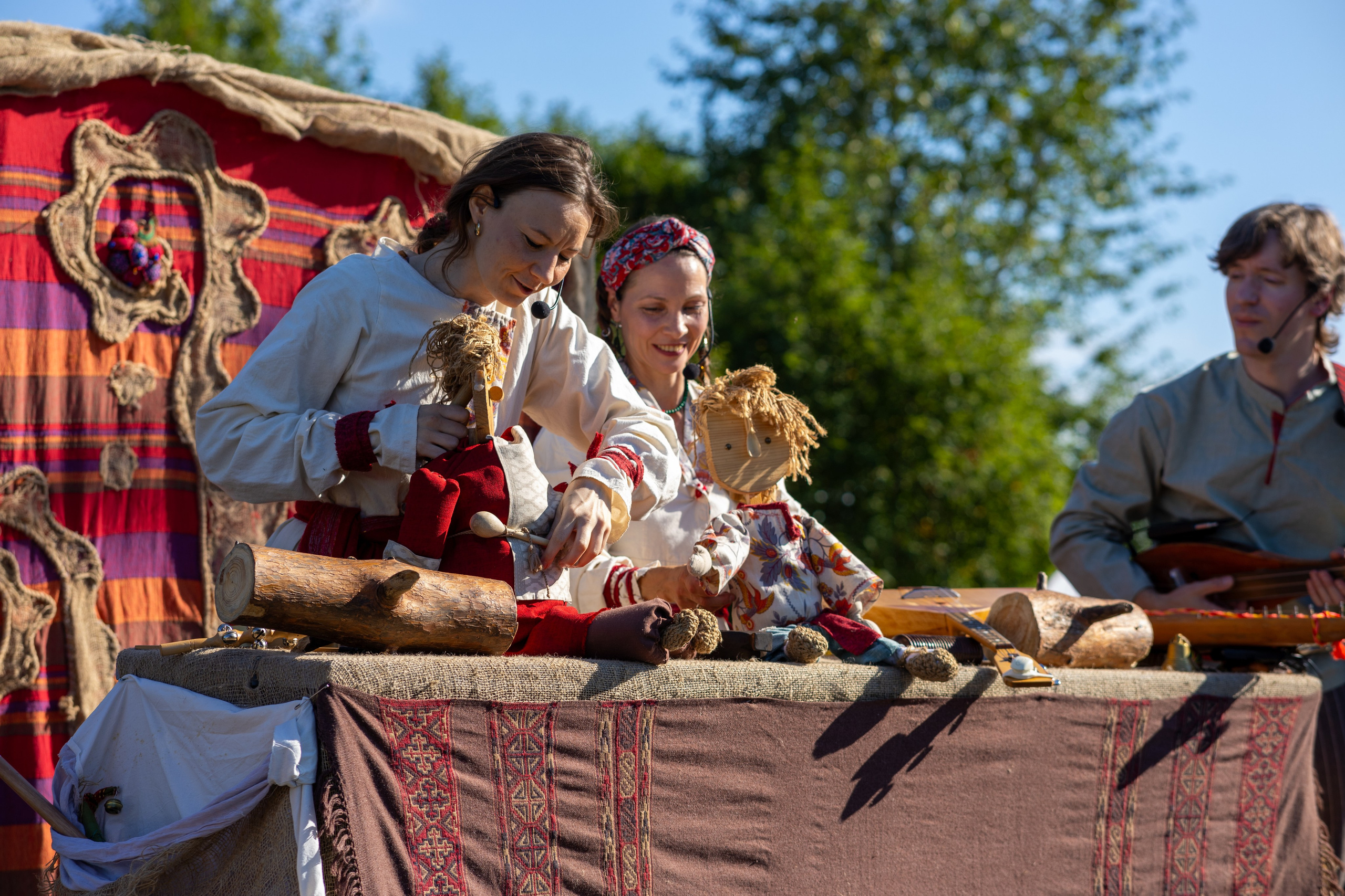 Сказки из кармана. Фотограф Михаил Олейник