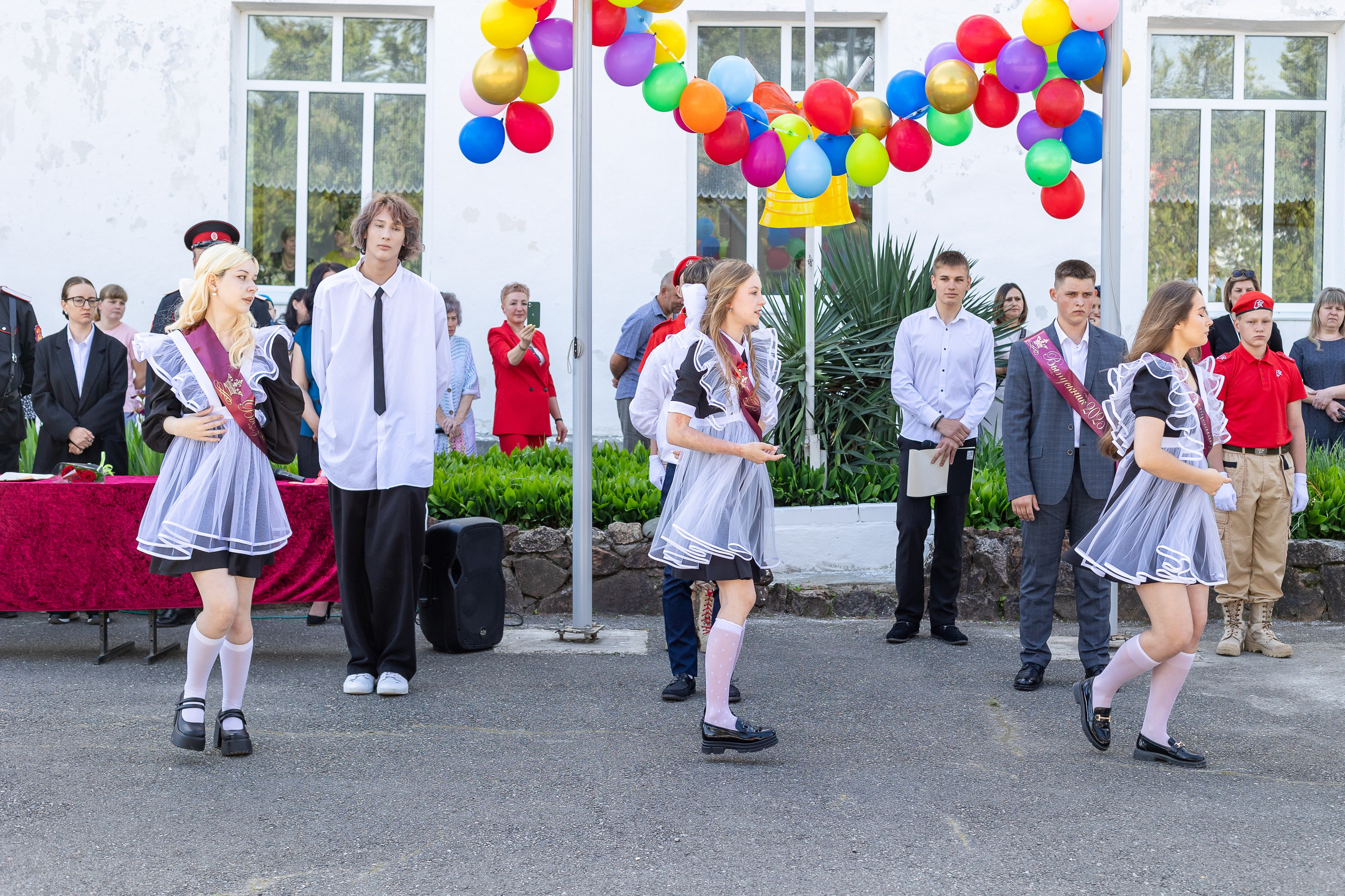 Последний звонок. Выпускные альбомы Майкоп, Краснодар Елена Золотарева