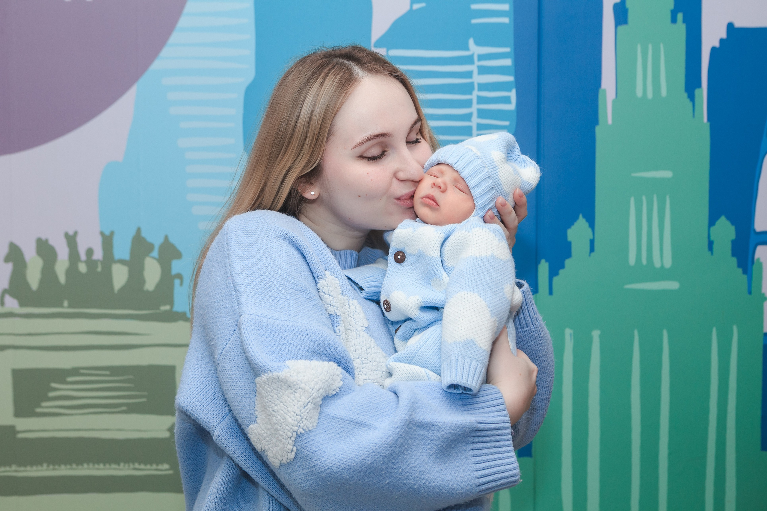 Съемка выписки из роддома 7 ГКБ Юдино Москва. Фотосъемка выписки из роддома в Москве, заказать фотографа на выписку ньюборн съемка в роддоме newborn фотограф в Юдино