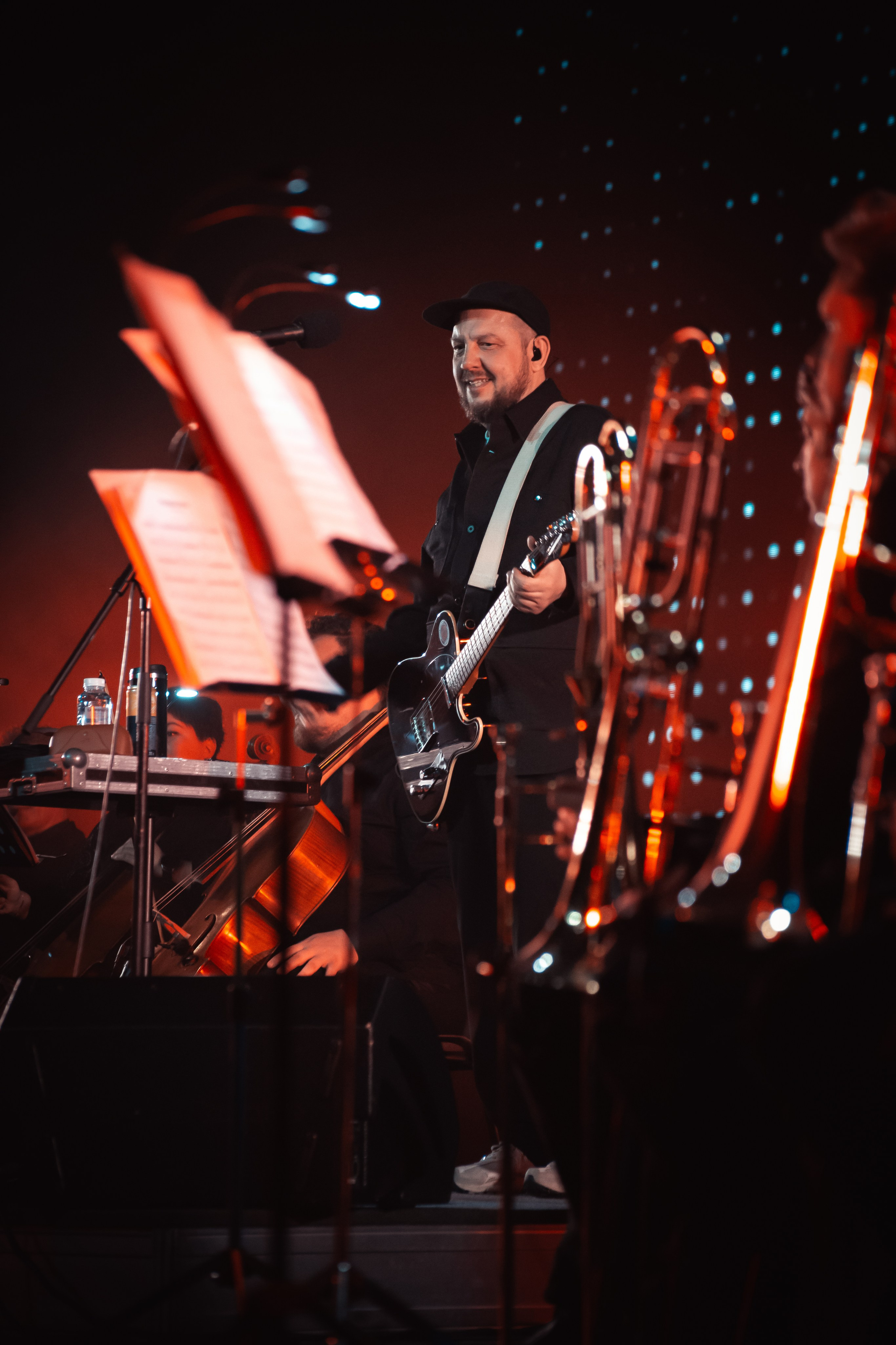 Сергей Бобунец с оркестром, Гранд холл Сибирь, 18.03.2026. Фотограф Регина Крикунова г. Красноярск