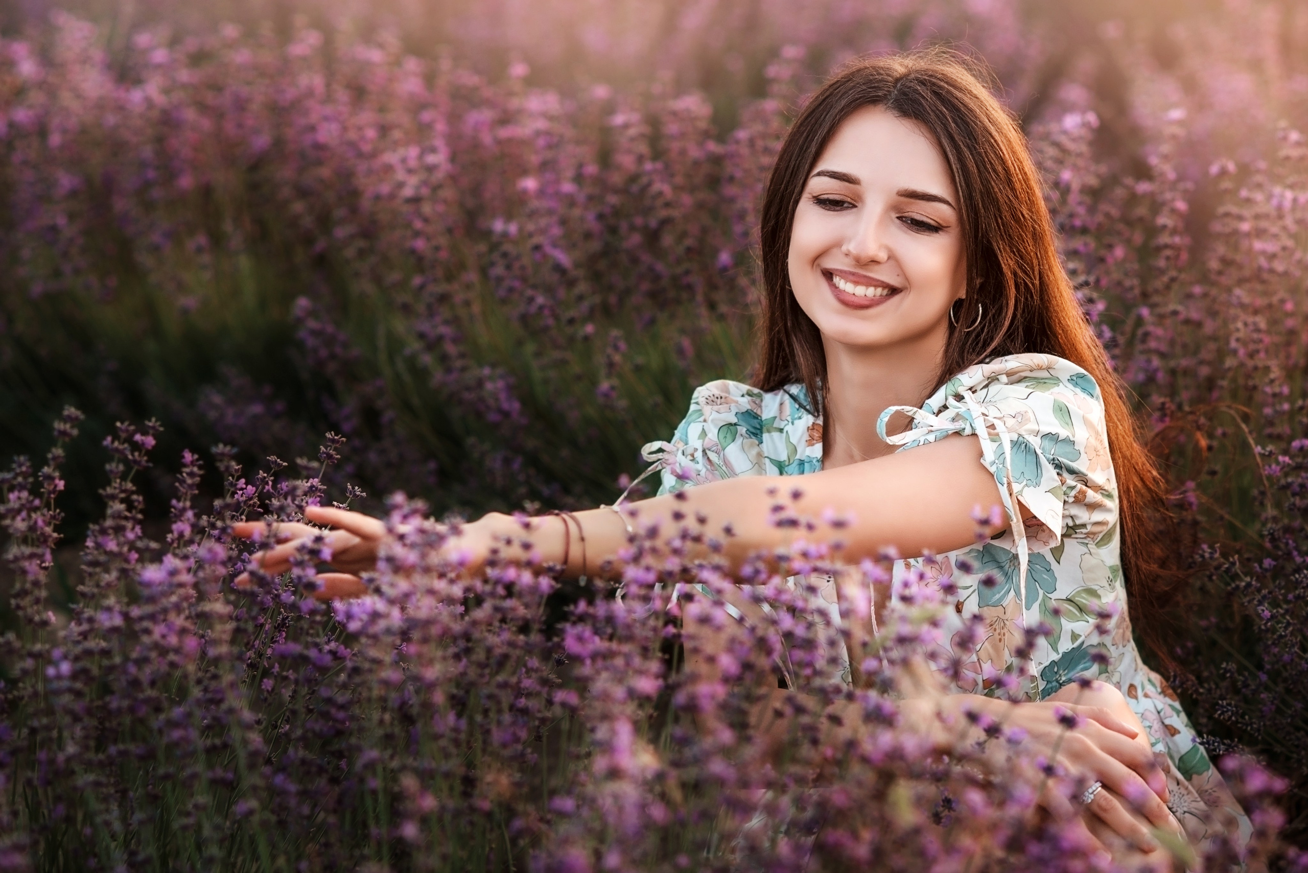 Фотосессия в лавандовом поле. Прогулочная фотосессия в Крыму. Фотограф в Симферополе Ольга Топоривская. Красивые места для фотосессий в Крыму.