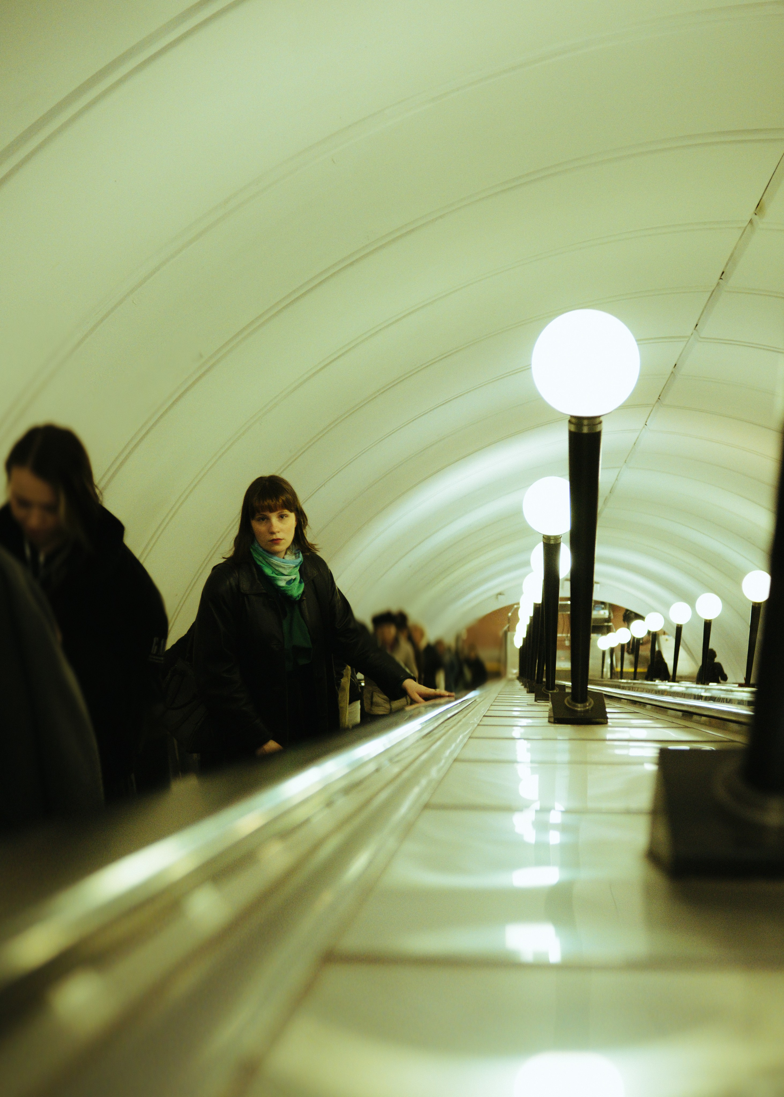 Портретная съемка в метро. Фотограф в Москве Полина Ефремова