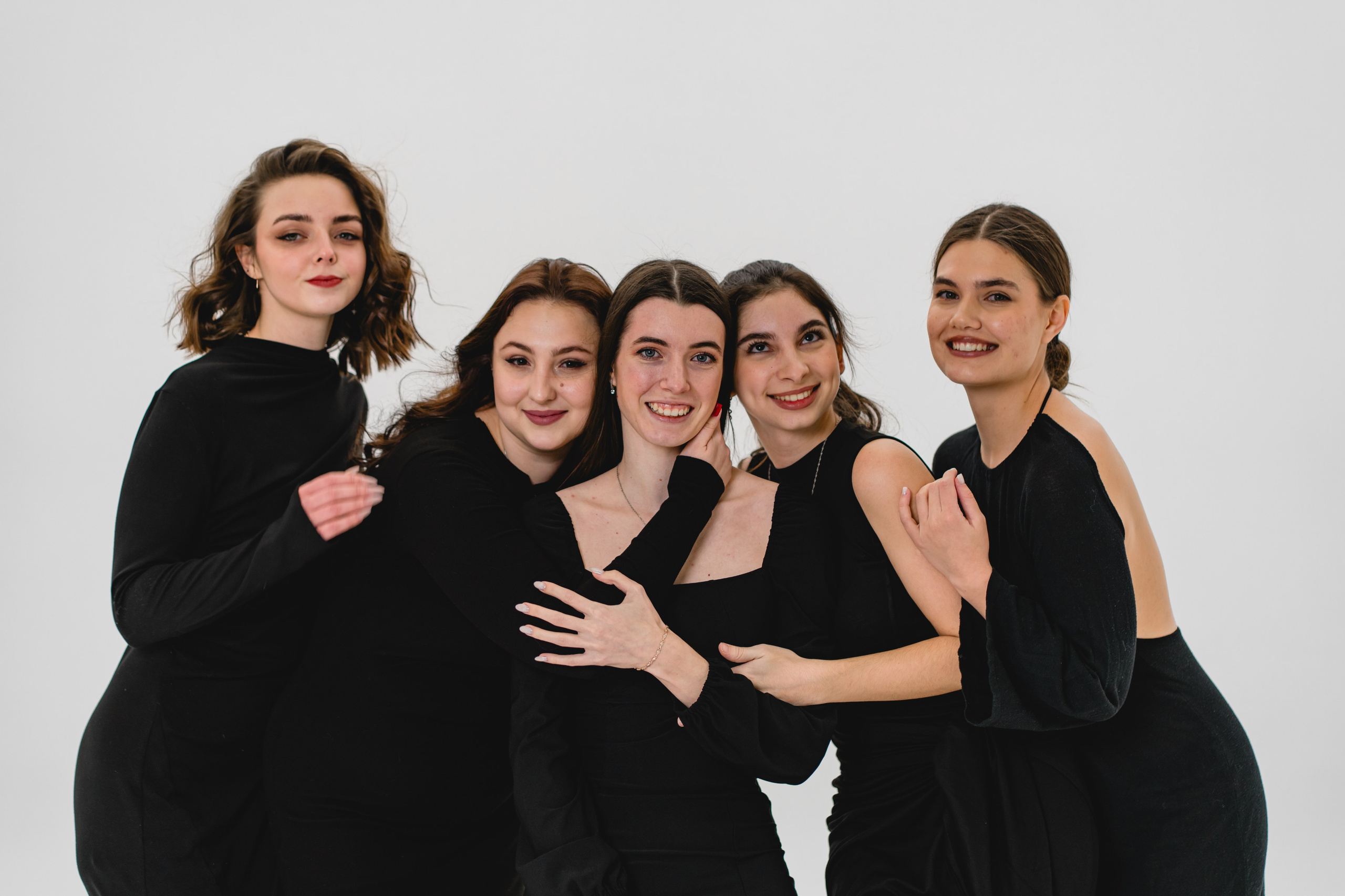 Студийная групповая фотосессия. Свадебный и индивидуальный фотограф Аля Мамакова