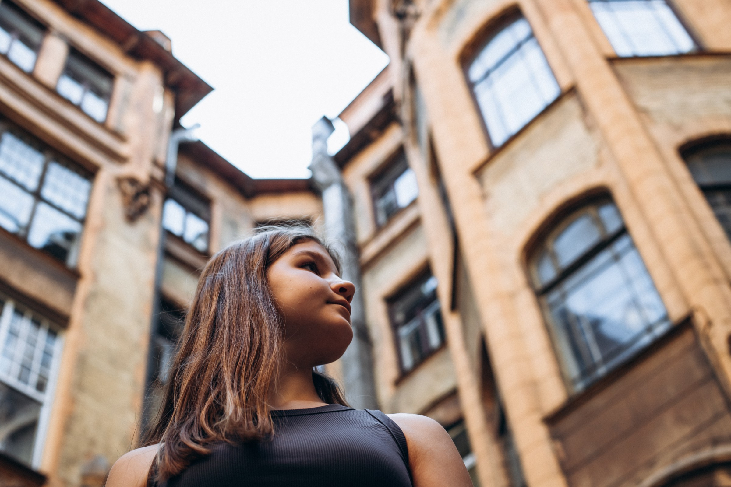 Александра с дочей в августе. Фотопрогулка в Петербурге. Индивидуальный и семейный фотограф в Санкт-Петербурге