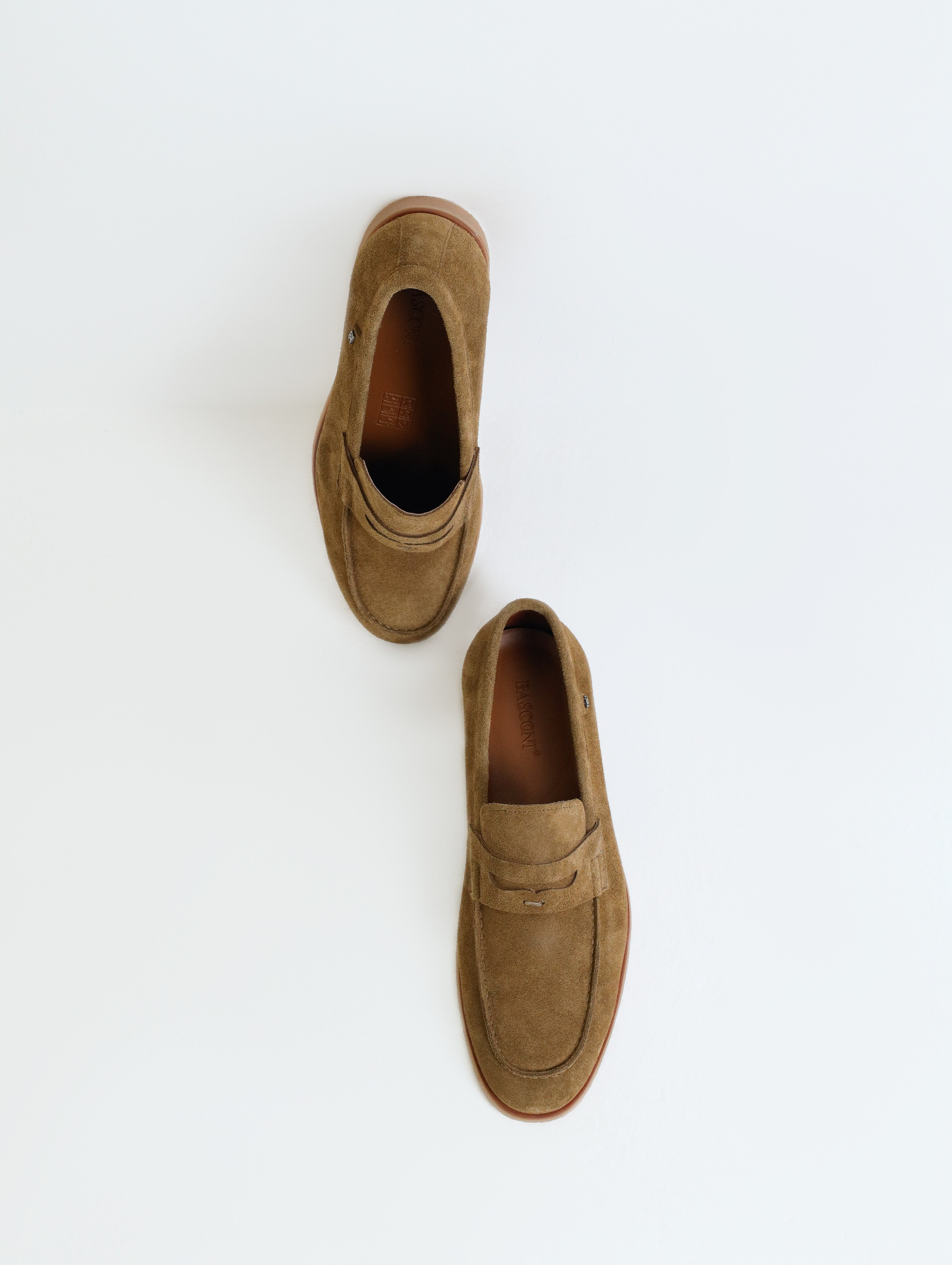 Basconi Summer Y'25. Предметный фотограф Артём Йома