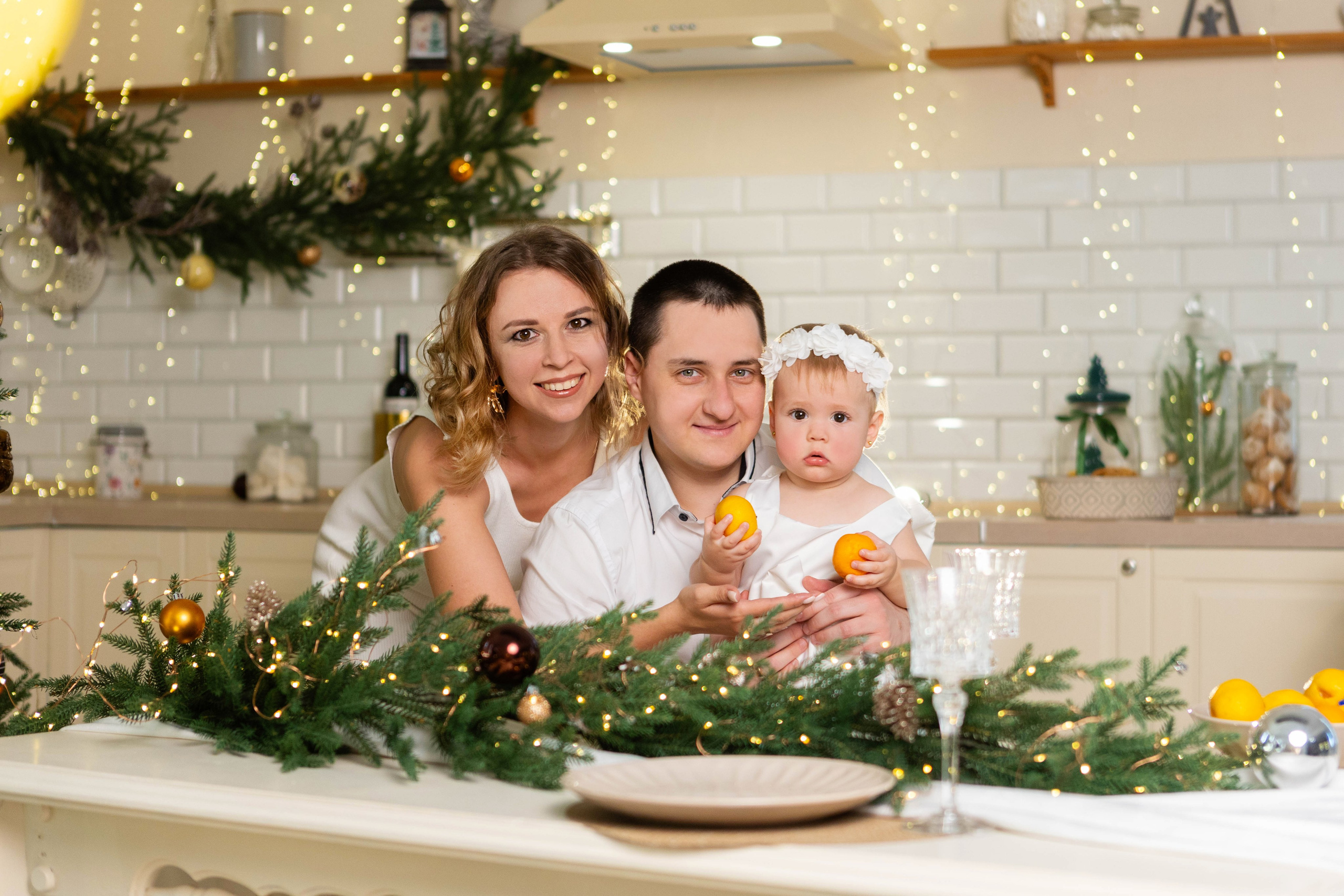 Татьяна, Сергей и София. Фотостудия «Alice», зал Зазеркалье. Свадебный семейный и детский фотограф в Краснодаре Карина Федоровская