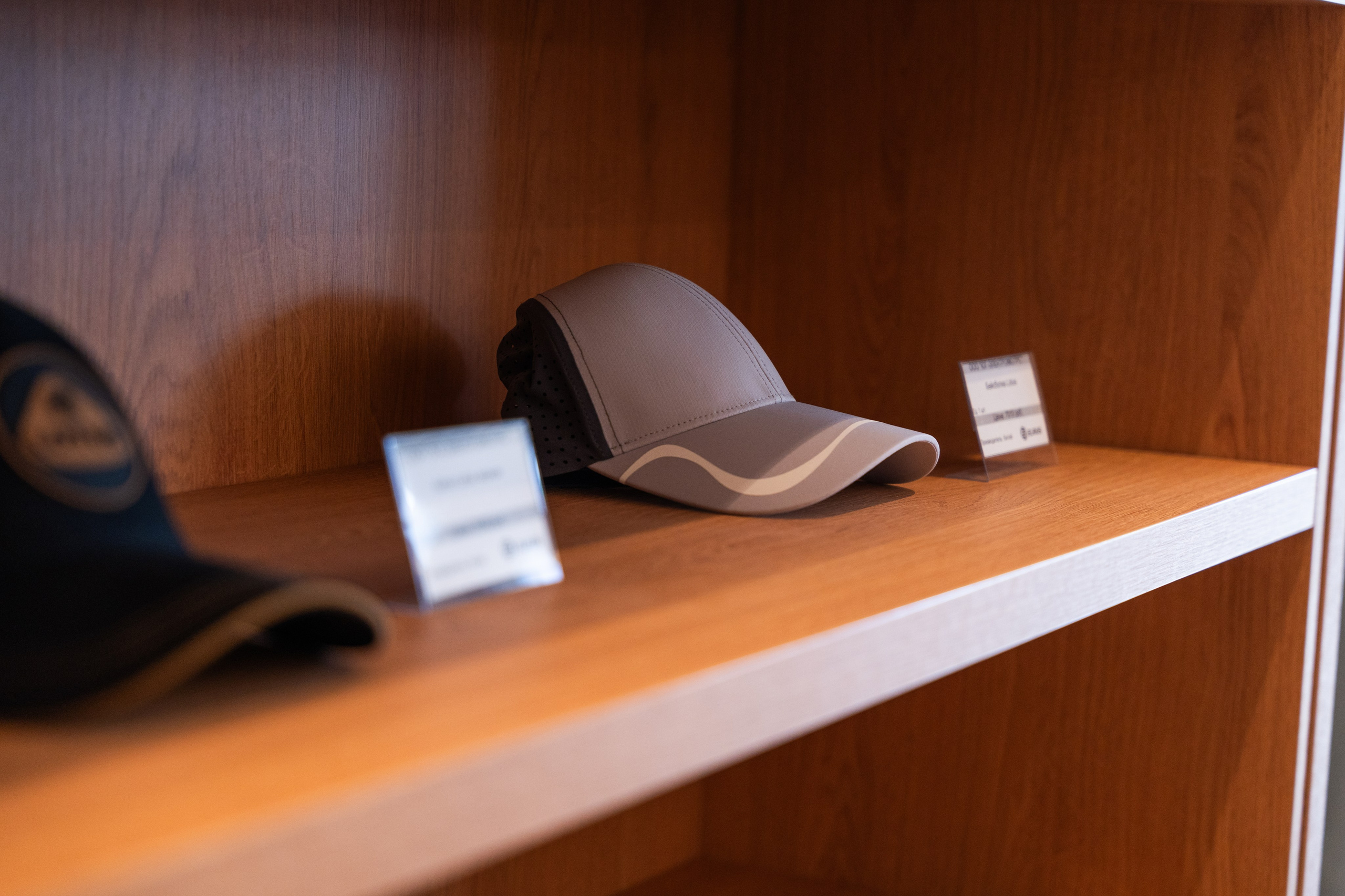 Интерьерная фотосъемка автосалона Elrus в Краснодаре. Zeekr, LiXiang Профессиональная фотосъемка интерьера премиум-автосалона в Краснодаре. Шедевры для Вас! Фотограф и Видеограф в Краснодаре Пахиев Руслан