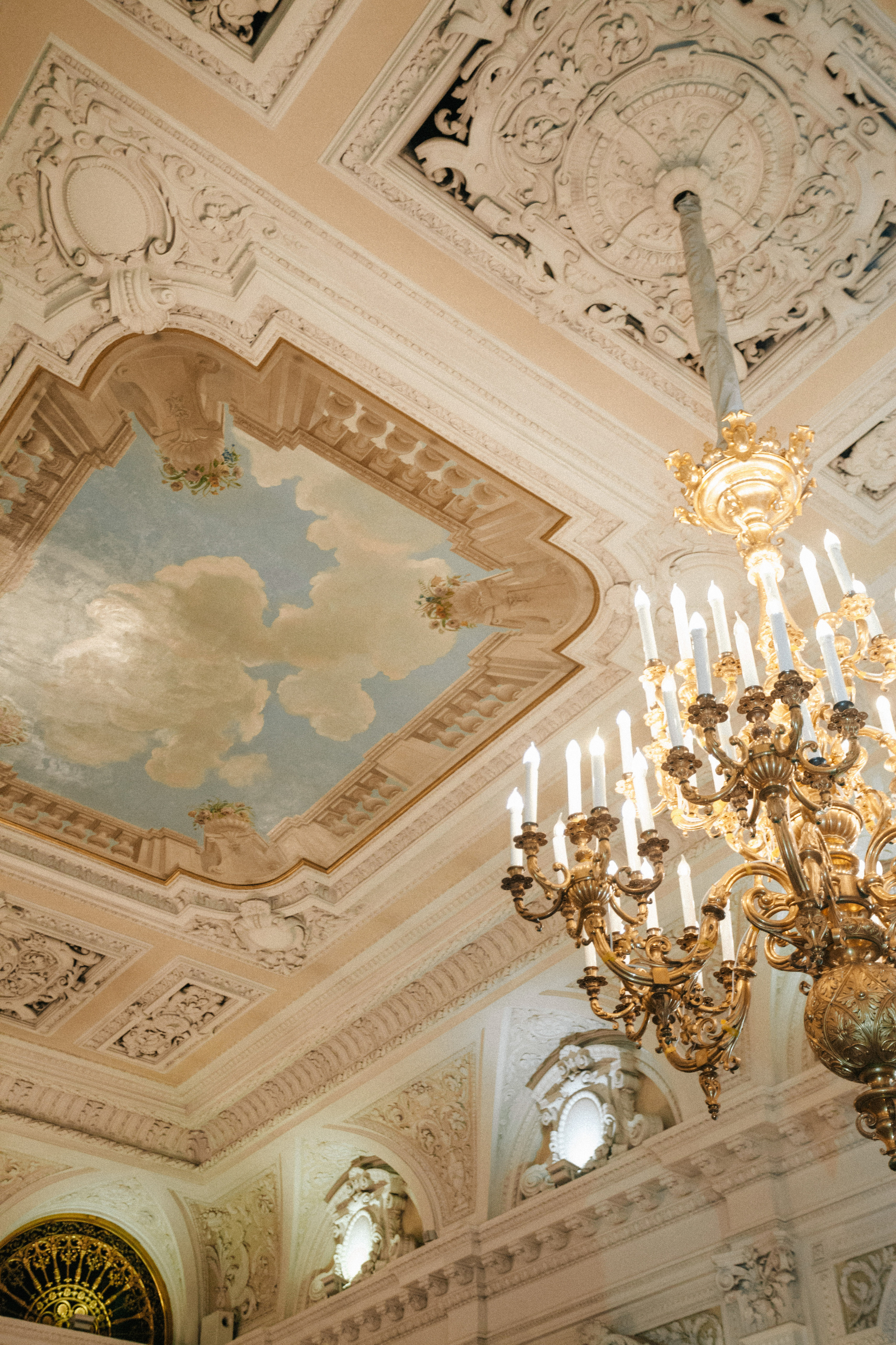 ♡. Честные истории о жизни города и его людях