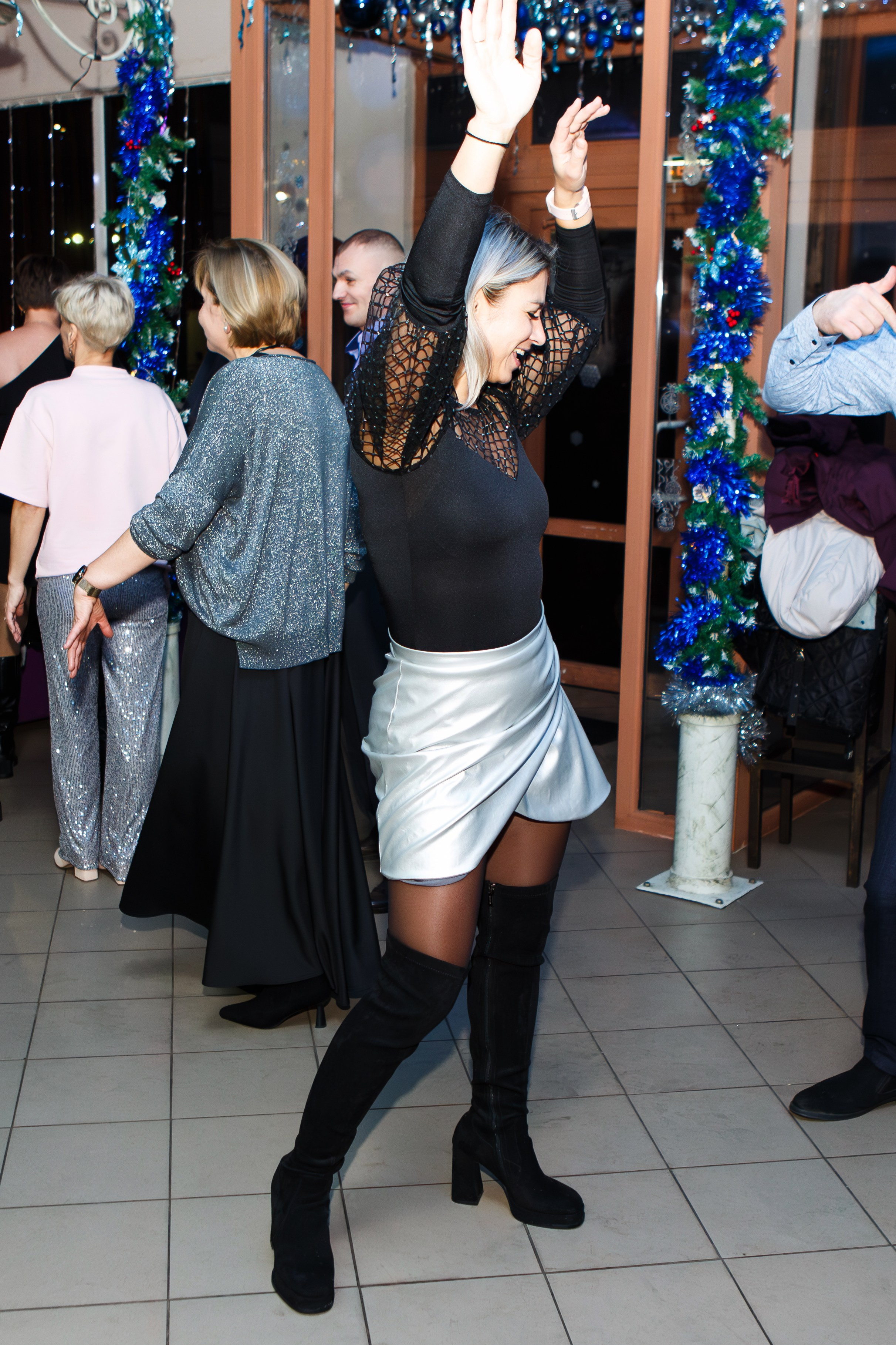 КОРПОРАТИВ 20.12.24 (кафе — АТМОСФЕРА). Профессиональный фотограф в Мценске и Орловской области