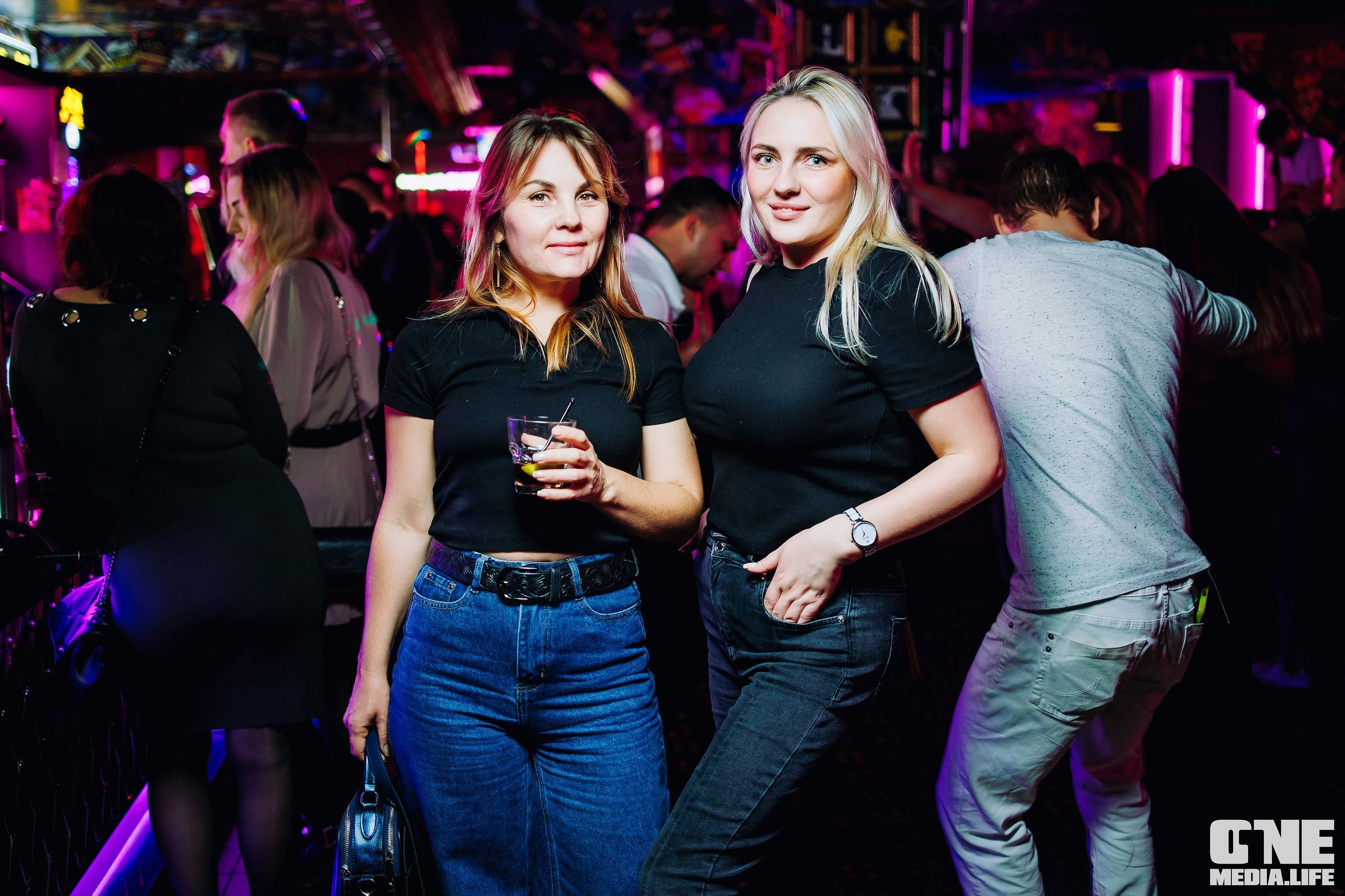 Фоторепортаж из бара XxxX. One Media Life: фоторепортажи, фотоотчеты с мероприятий и заведений