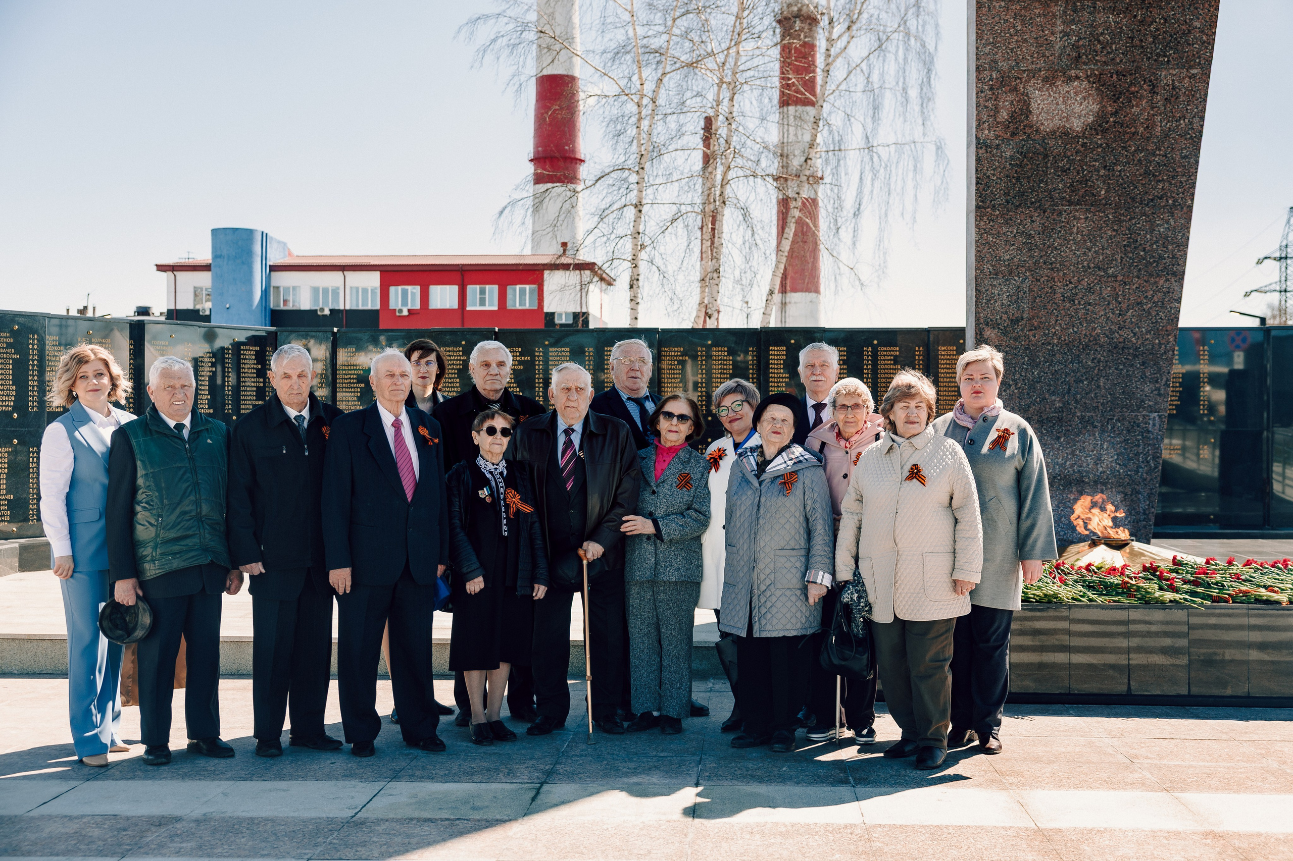Торжественный митинг, посвящённый открытию Мемориала Славы воинам-новотрубникам. Лёшка Варзегов — фотограф