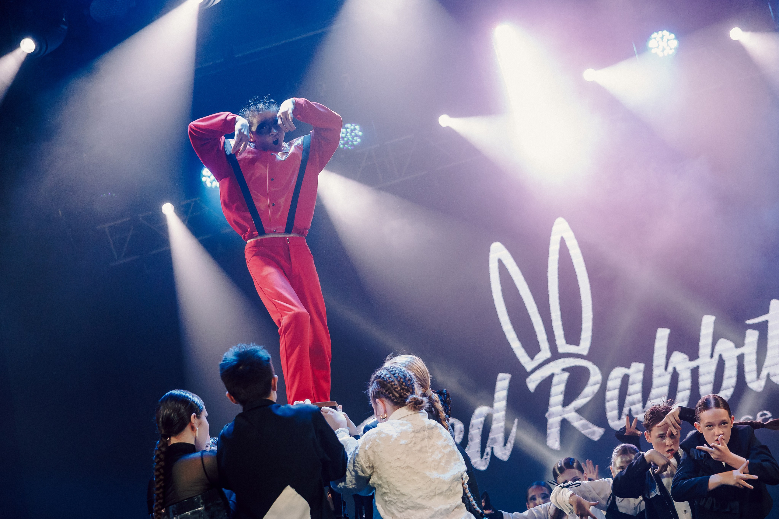 Отчётный концерт танцевальной школы «Red Rabbits» 2025. Лёшка Варзегов — фотограф