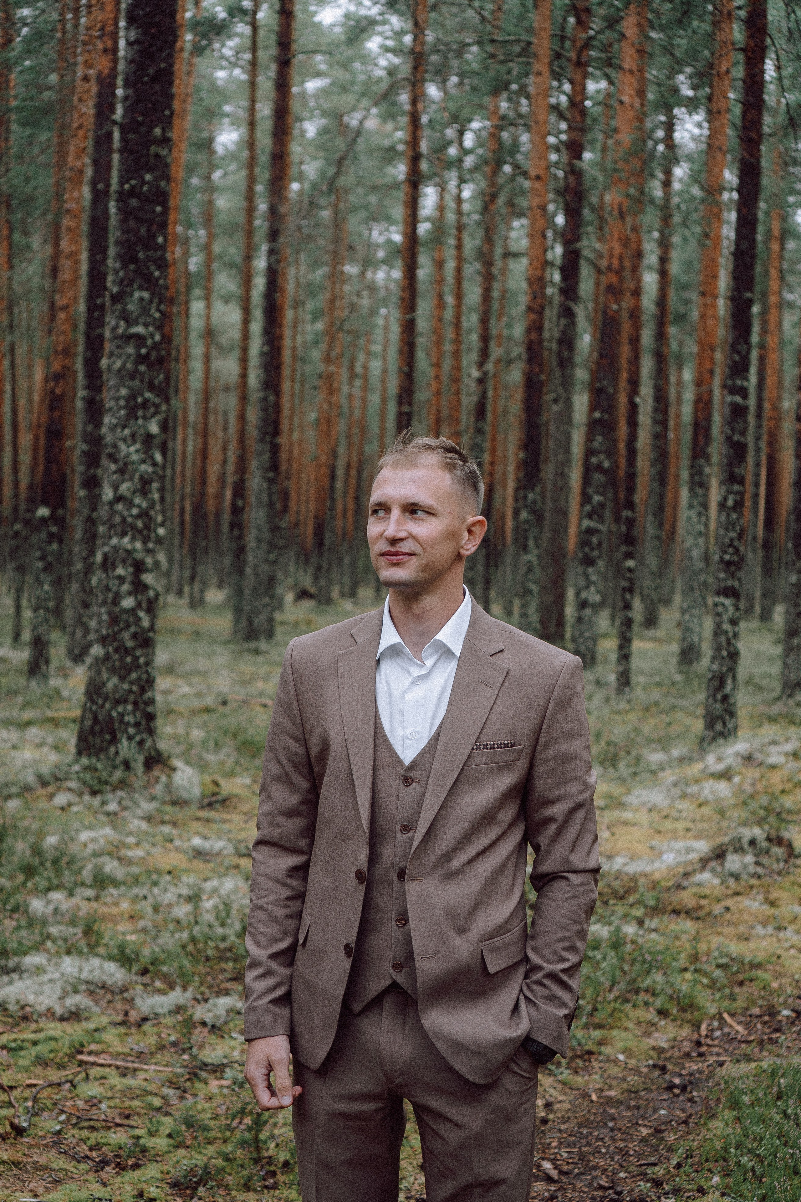 СВАДЕБНАЯ ФОТОСЕССИИЯ ПАРЫ В ГОРОДЕ ПРИОЗЕРСК В СОСНОВОМ ЛЕСУ И С ПИКАПОМ. Профессиональный фотограф, Санкт-Петербург — Виктория Богомолова