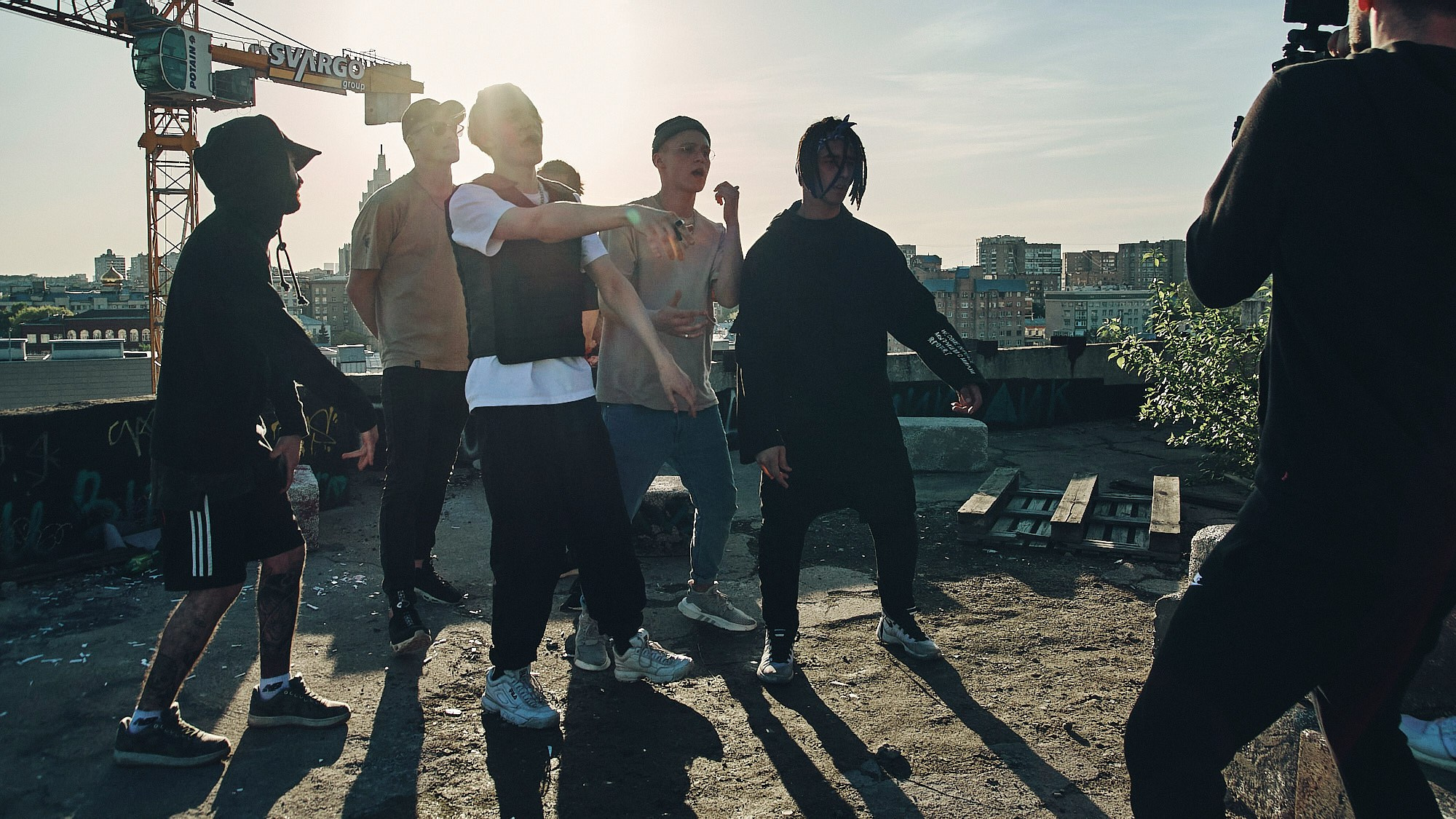 Бэкстейдж клипа — репортажная съёмка закулисья съёмочного дня. Репортажный фотограф в Москве — Дмитрий Тарасов | Съёмка мероприятий, концертов, корпоративов