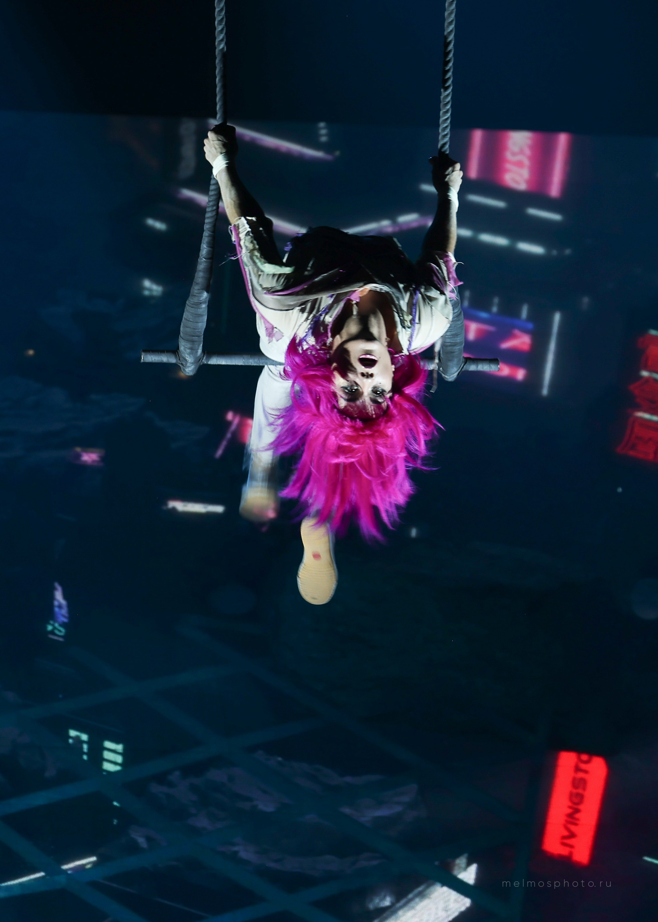 АНТИГРАВИТАЦИЯ. Репортажный, архитектурный, театральный и файн-арт фотограф Лена Мельникова в Москве