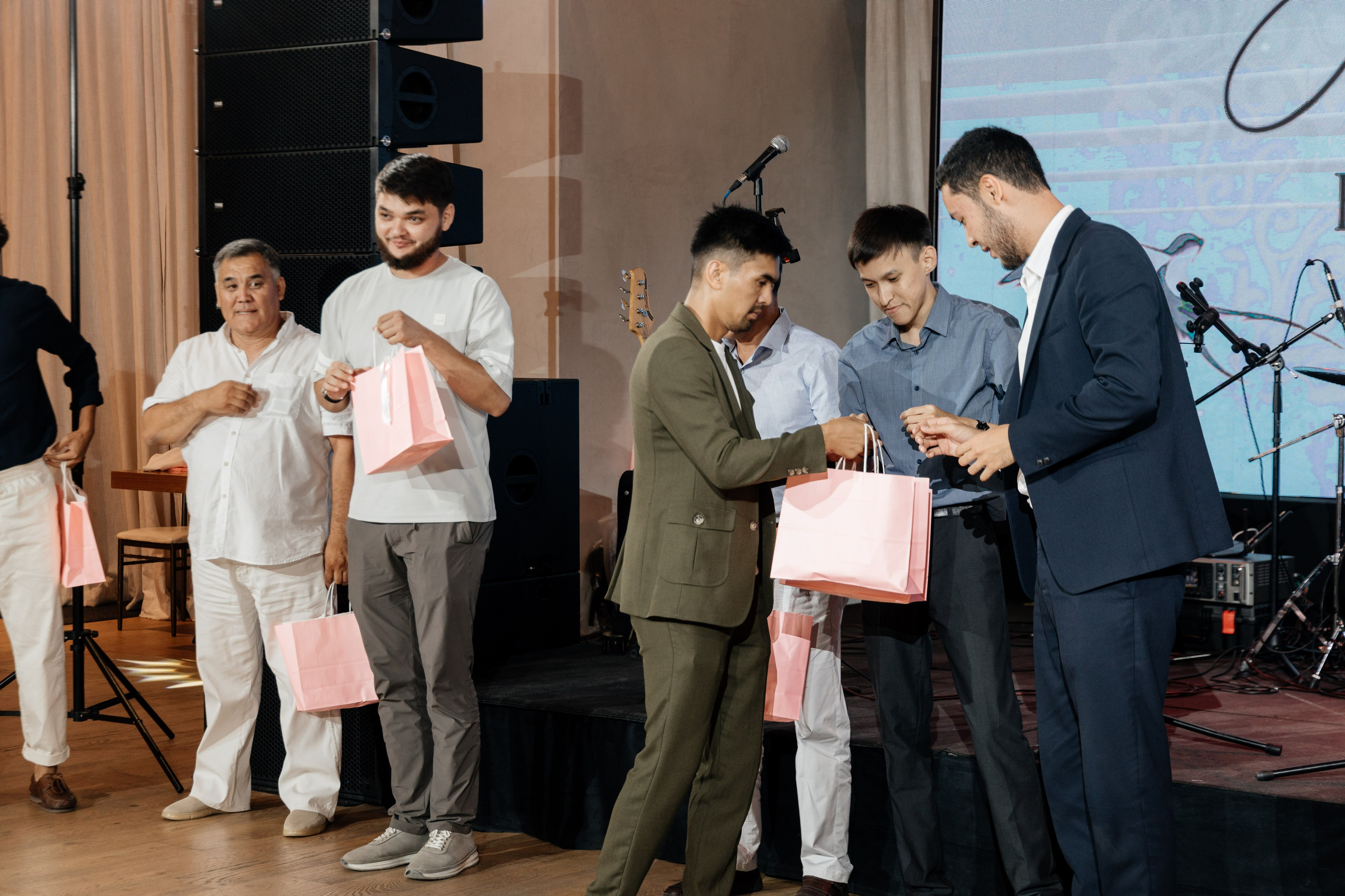 Azhar Uzatu. Свадебный фотограф Алматы