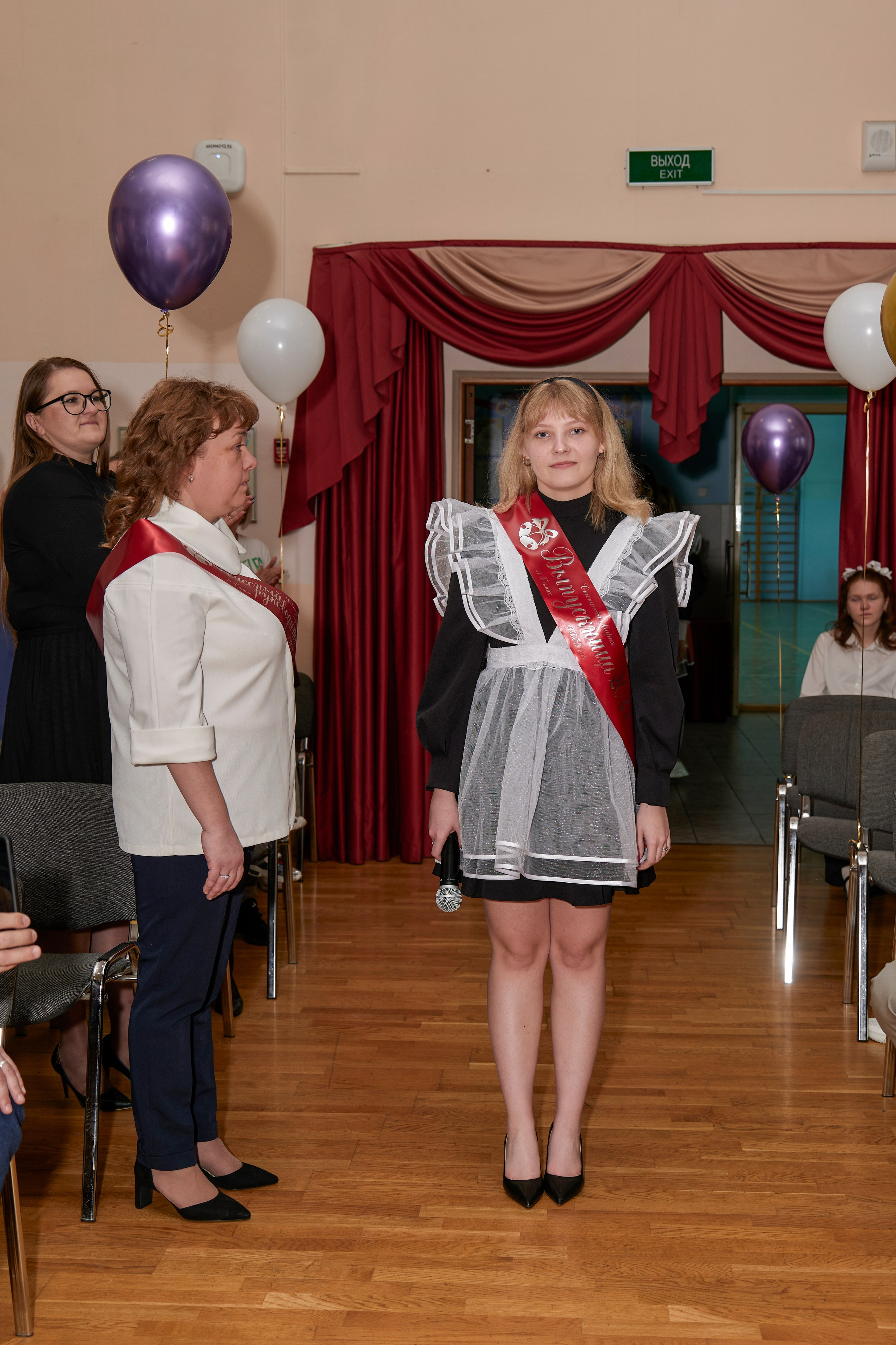 Последний звонок школа 1413. Детский и семейный фотограф г. Москва Оксана Катаджи