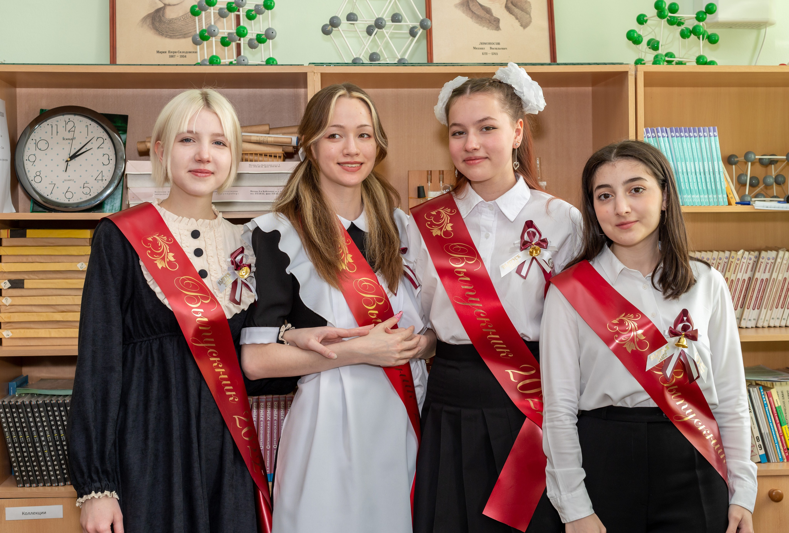 Последний звонок Школа 1412. Детский и семейный фотограф г. Москва Оксана Катаджи