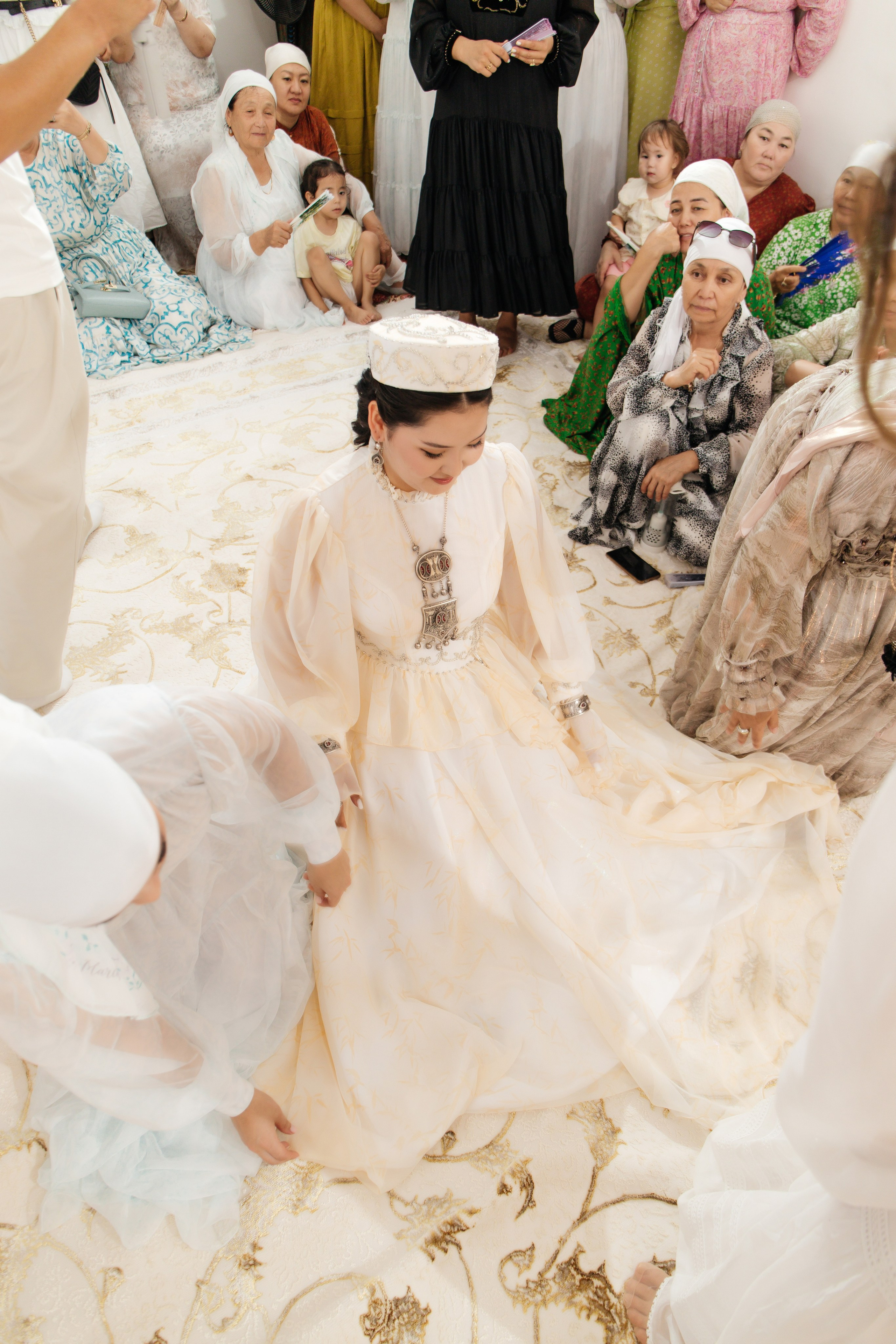 Aynur — syrğa salu. Wedding and Love story Photographer