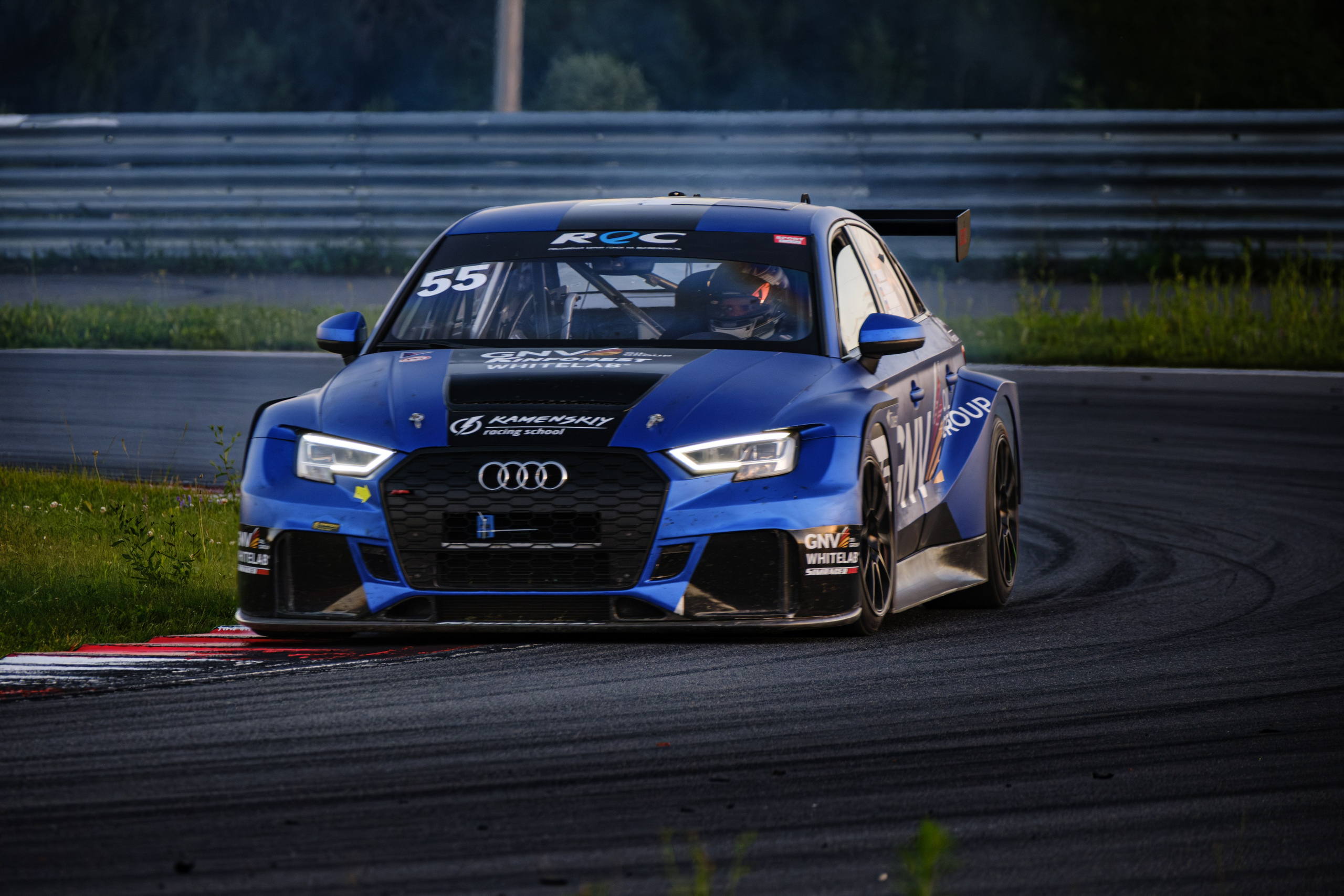 Российская серия гонок на выносливость. Авто и мотоспорт — фотограф Антон Медведев iCoguar