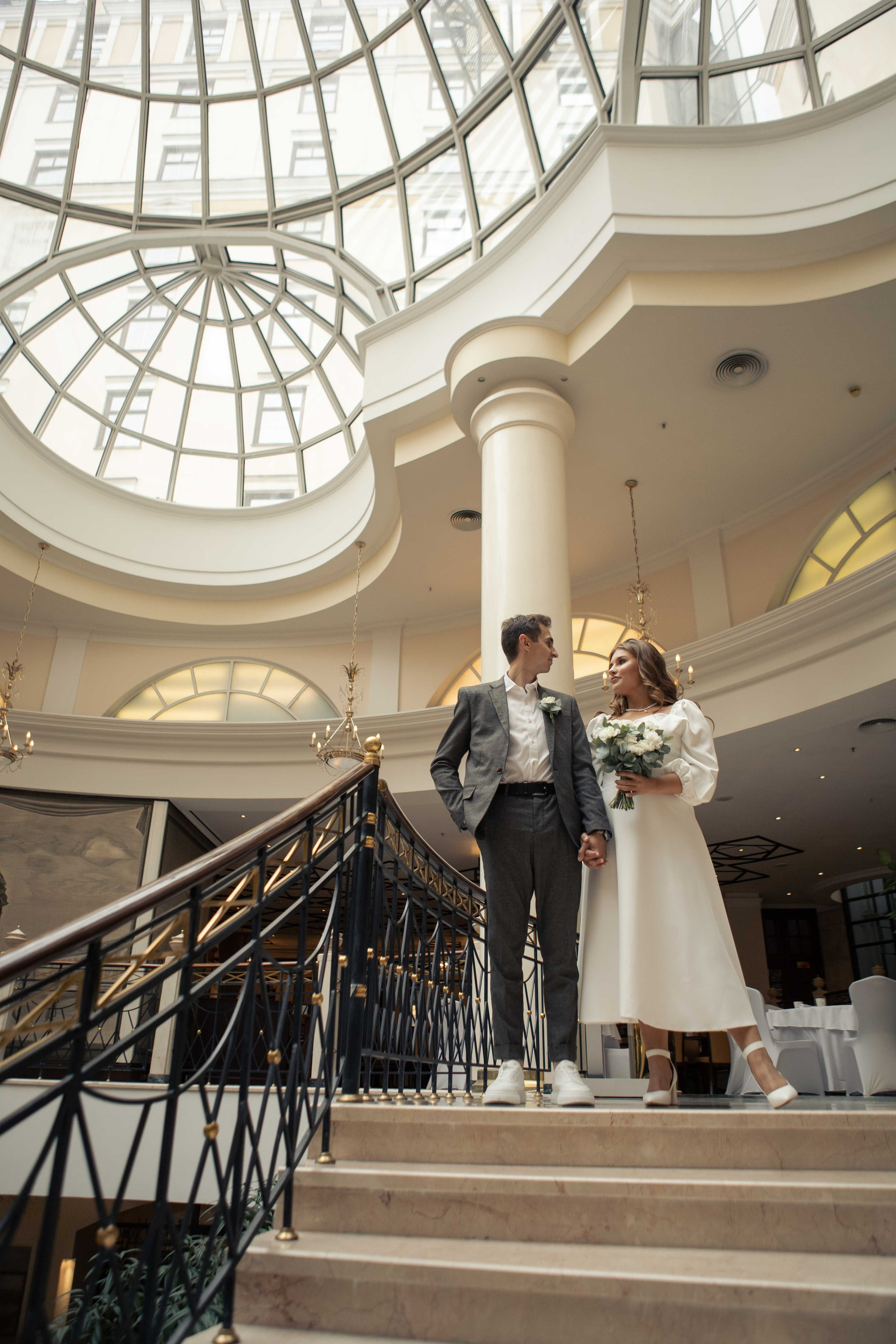 Свадебная фотосессия в Москве в отеле. Фотограф Валерия Горбунова Подольск Бутово Видное Щербинка