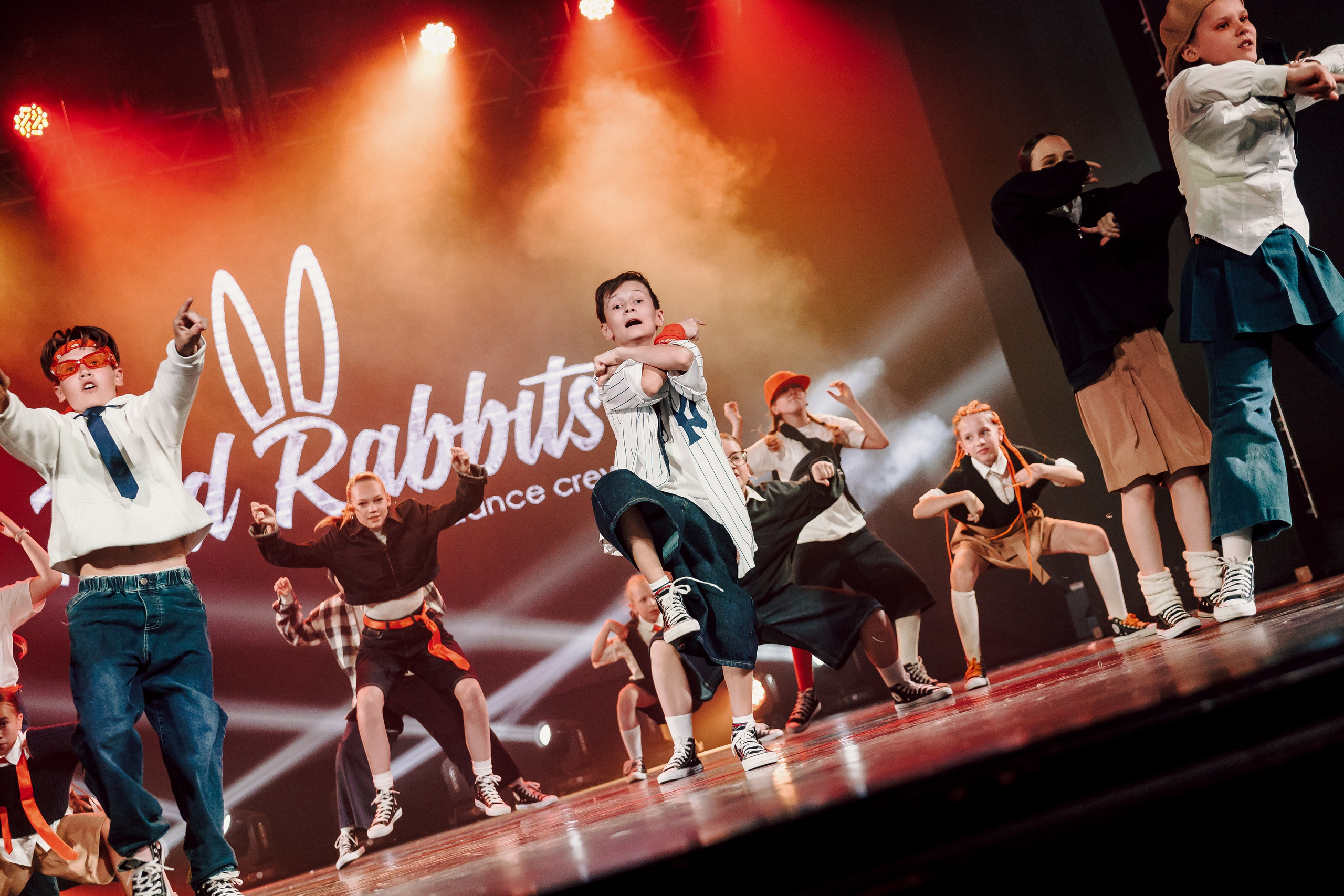 Отчётный концерт танцевальной школы «Red Rabbits» 2025. Лёшка Варзегов — фотограф