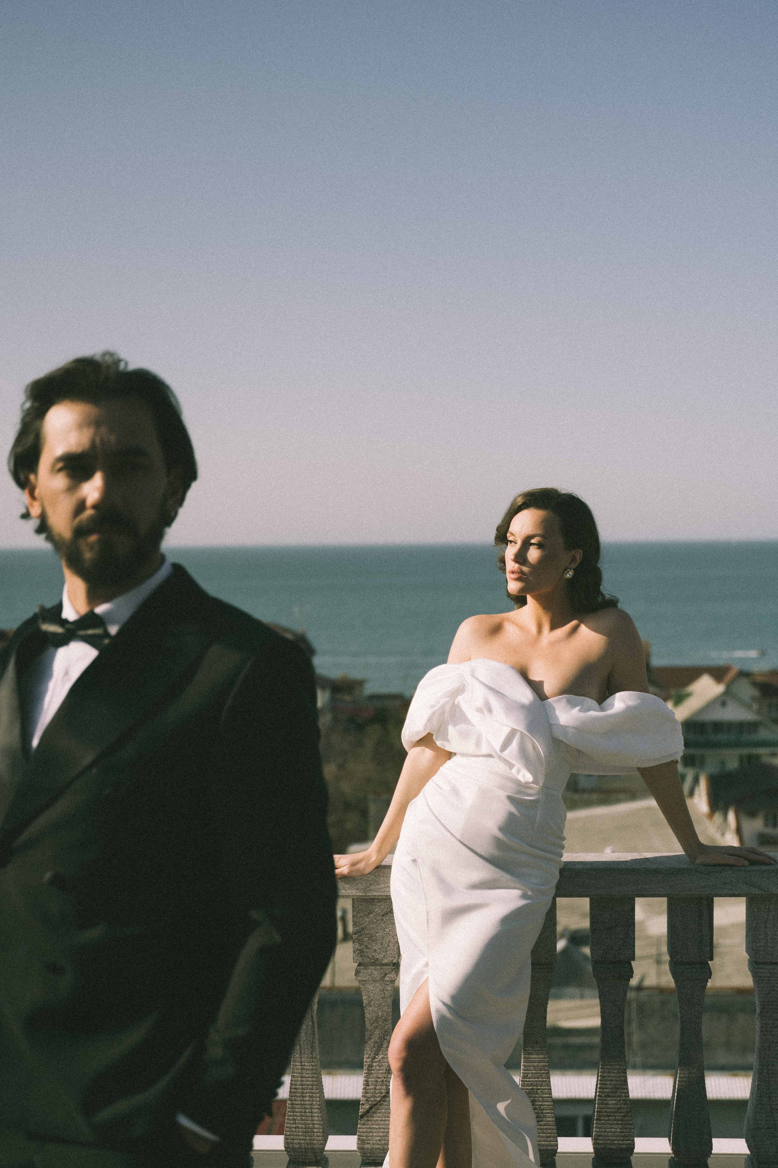 Не надевая маски