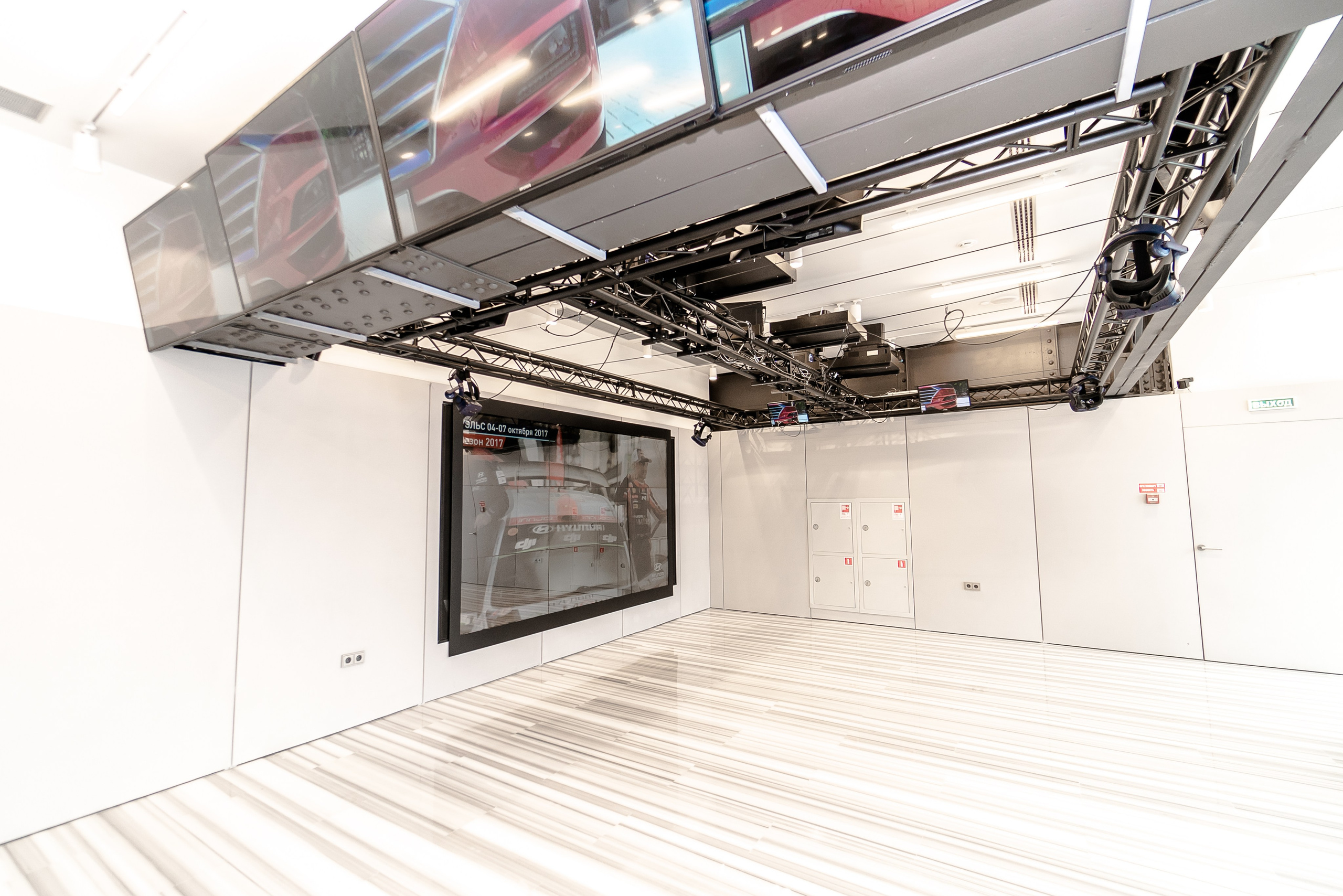 Hyundai Motor Studio (Съемка контента для пространства). Репортажный и свадебный фотограф в Москве