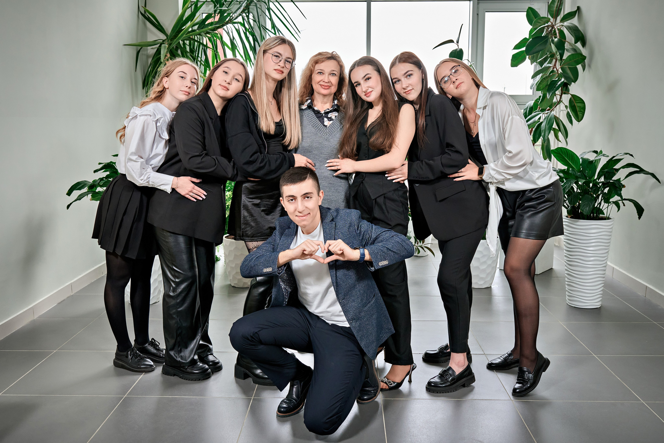 Выпускные альбомы для детского сада, начальной школы, выпускников 4х, 9х и 11х классов. Фотограф Меняйло Евгений. Свадьба. Портрет. Репортаж. Семья. Контент