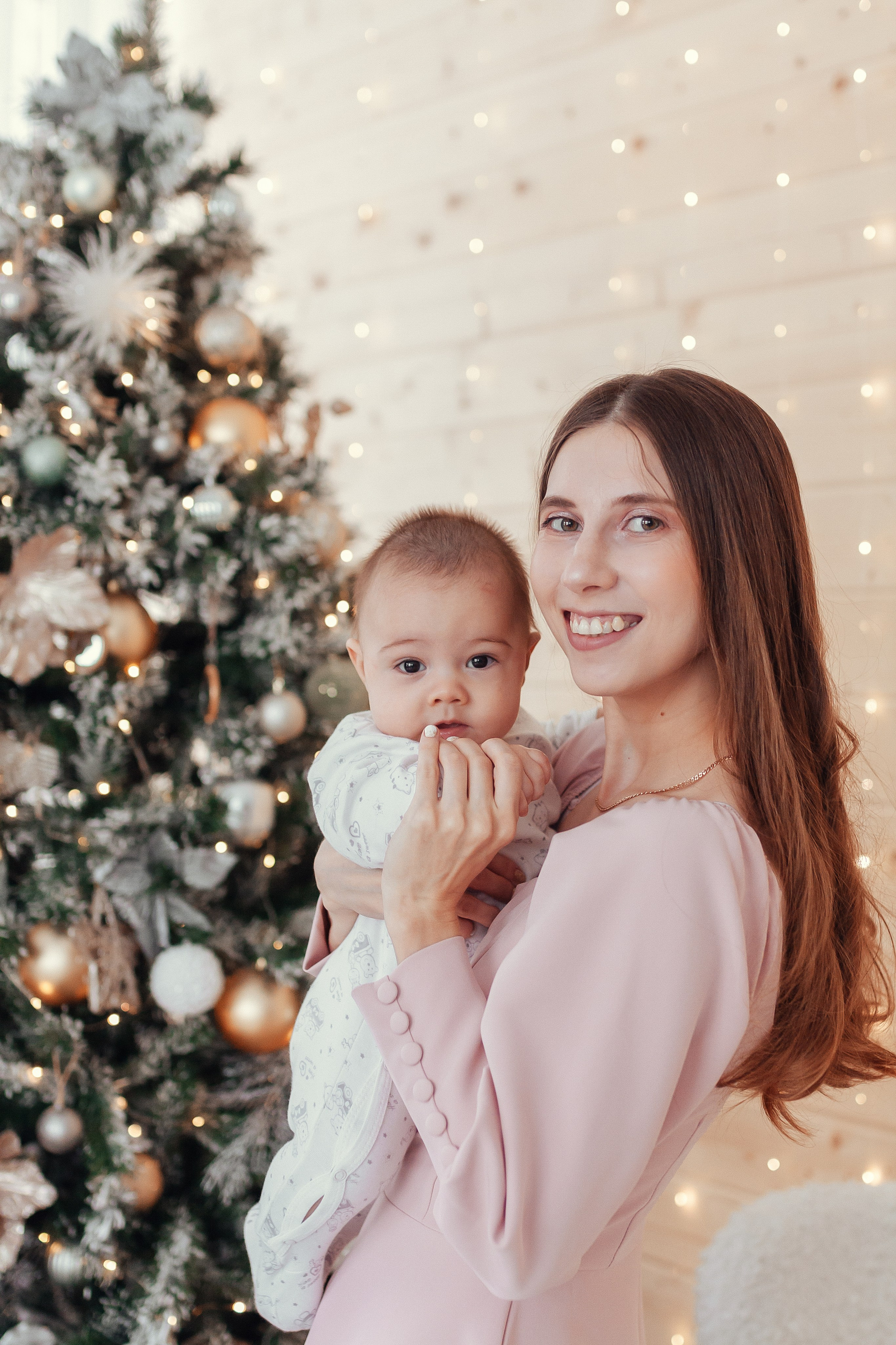 Зиля с семьей. Новогодняя фотосессия в студии. Профессиональный фотограф, Москва |Видное Елена Елизарова
