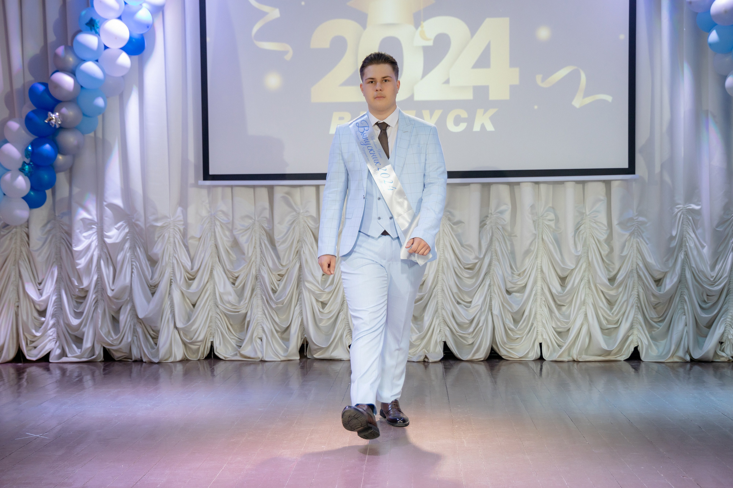 Школьный выпускной 2024 год в Соколе (Минск). Свадебный фотограф в Минске/Беларуси Сергей Спиридонов