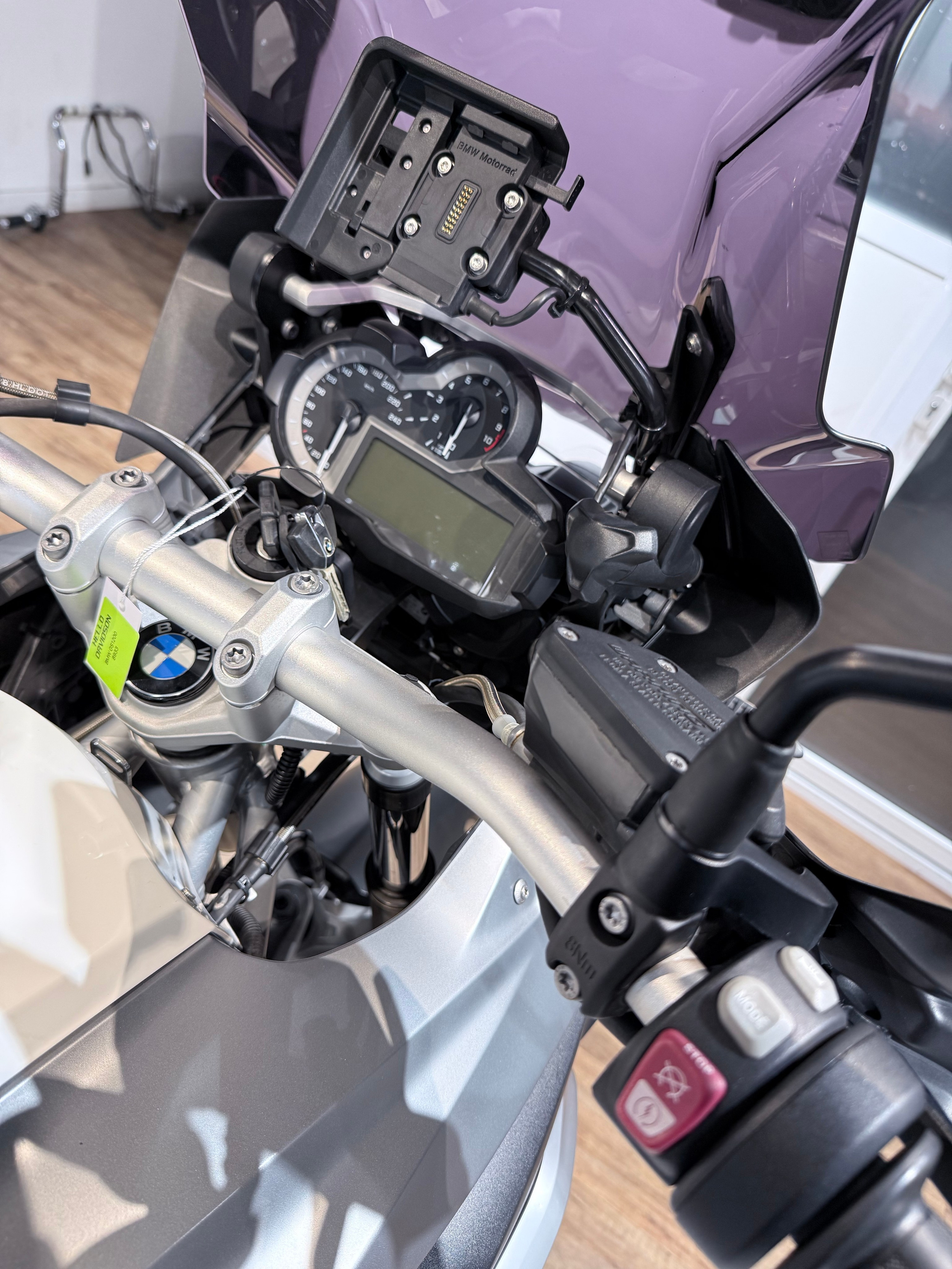 BMW R1200GS Alpine White. Hello Davidson, Москва. Только хорошие мотоциклы…