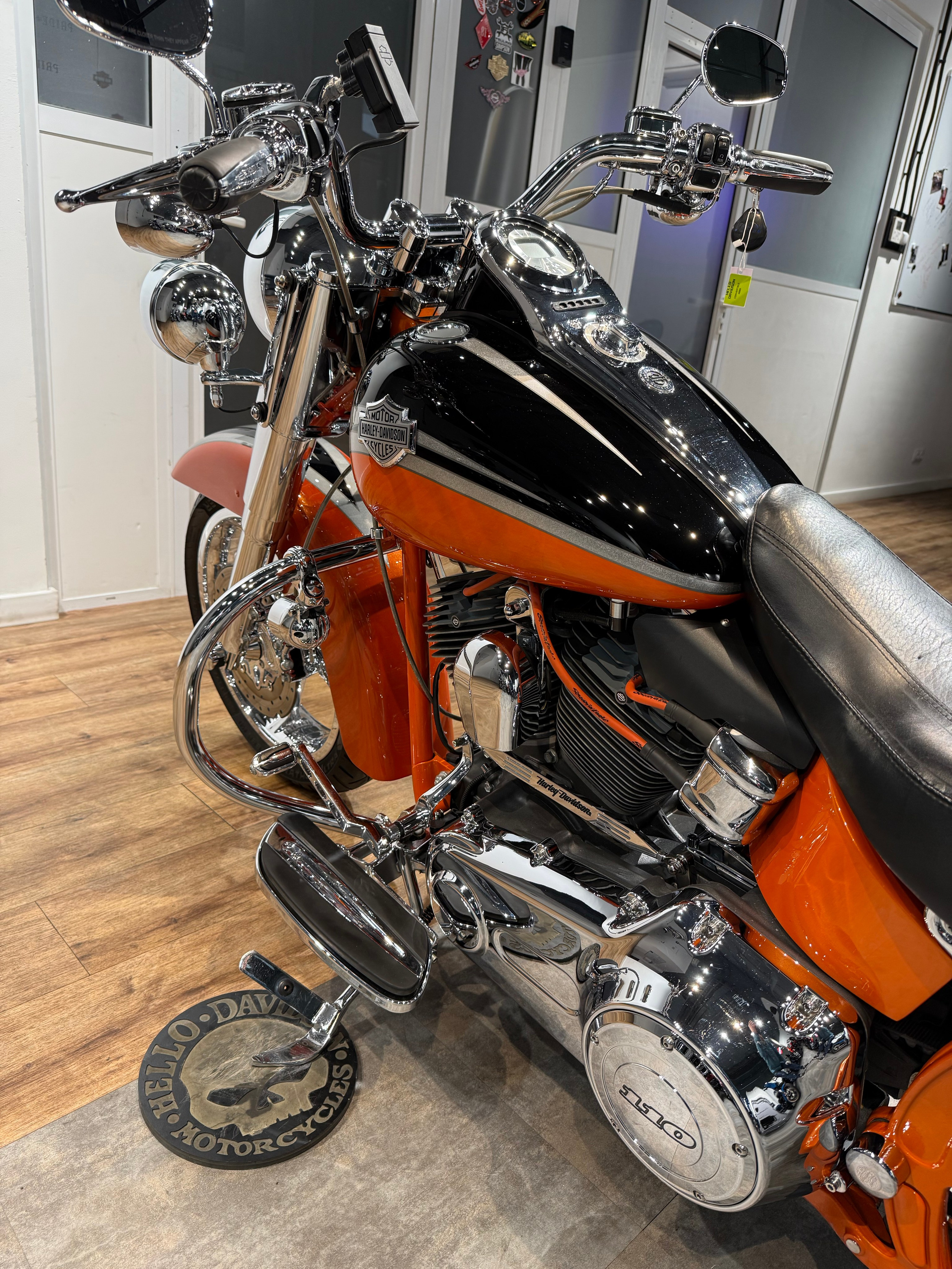 2010 CVO Inferno Orange. Hello Davidson, Москва. Только хорошие мотоциклы…