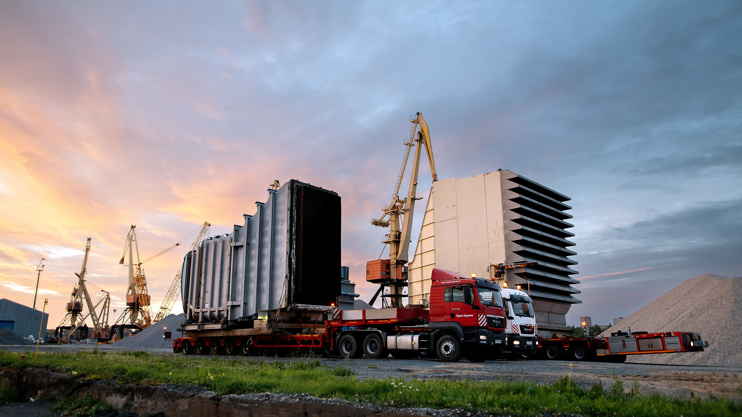 Большегруз «Компании Трак-Сервис». Свадебный фотограф Михаил Александров