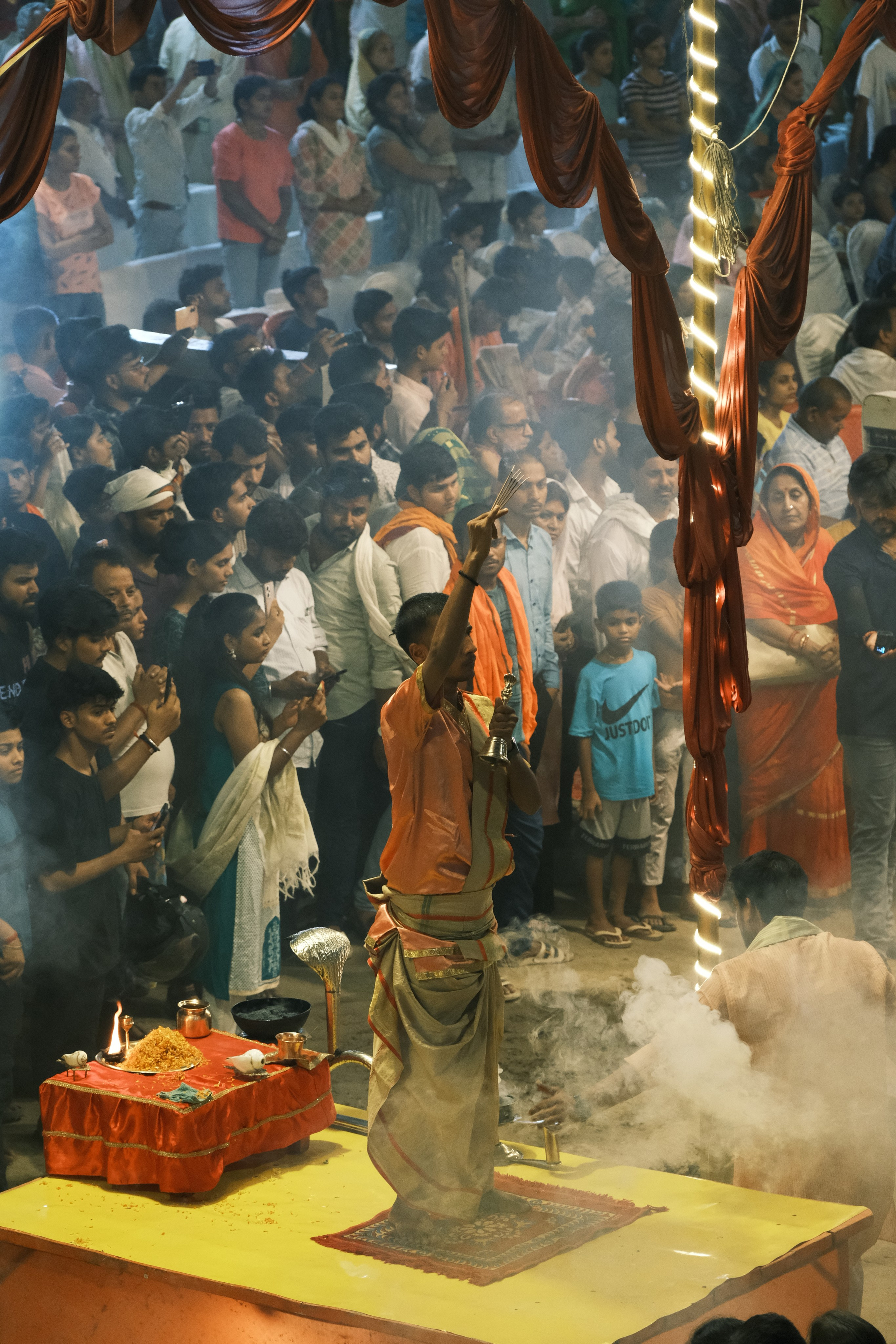 VARANASI. Https://www.instagram.com/paparrazzio