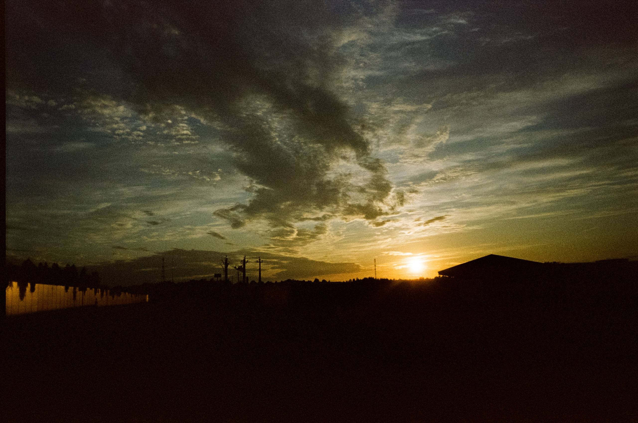 Ricoh MF-1 / Fujifilm X-tra 400 (просрочка) / Закат в Котово