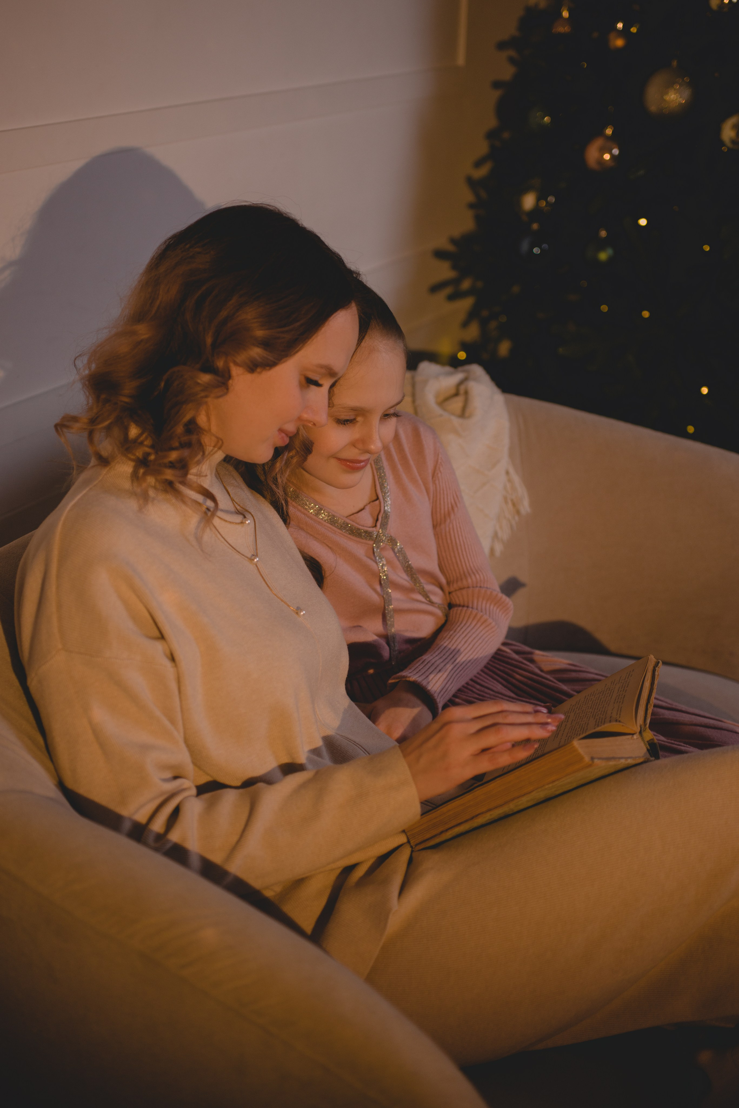 Юля и Настя в студии. Фотограф Людмила Белова