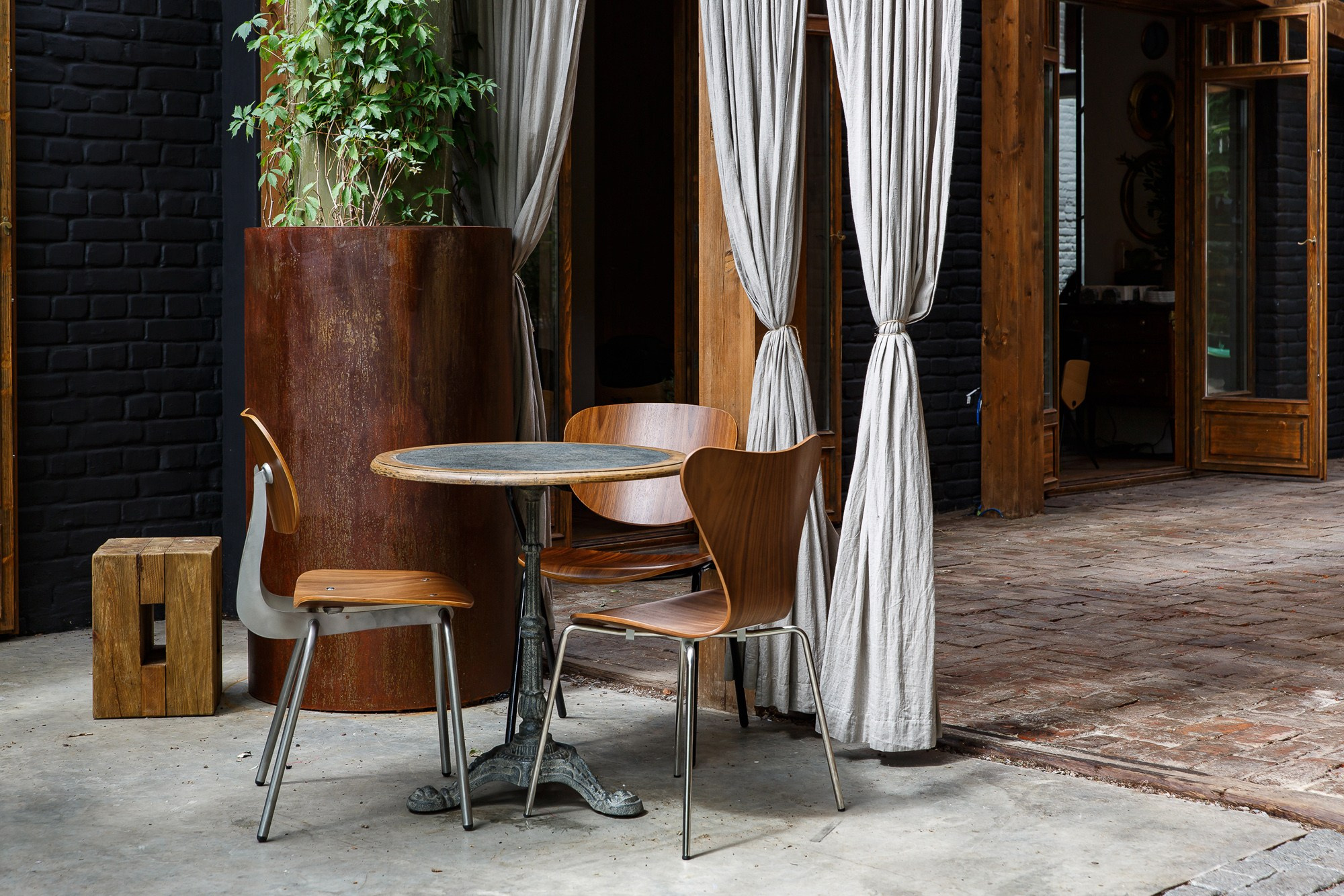 Yauza. Photographer Ksenia Kolesnikova. Interior, Product, and Portrait Photography in Moscow