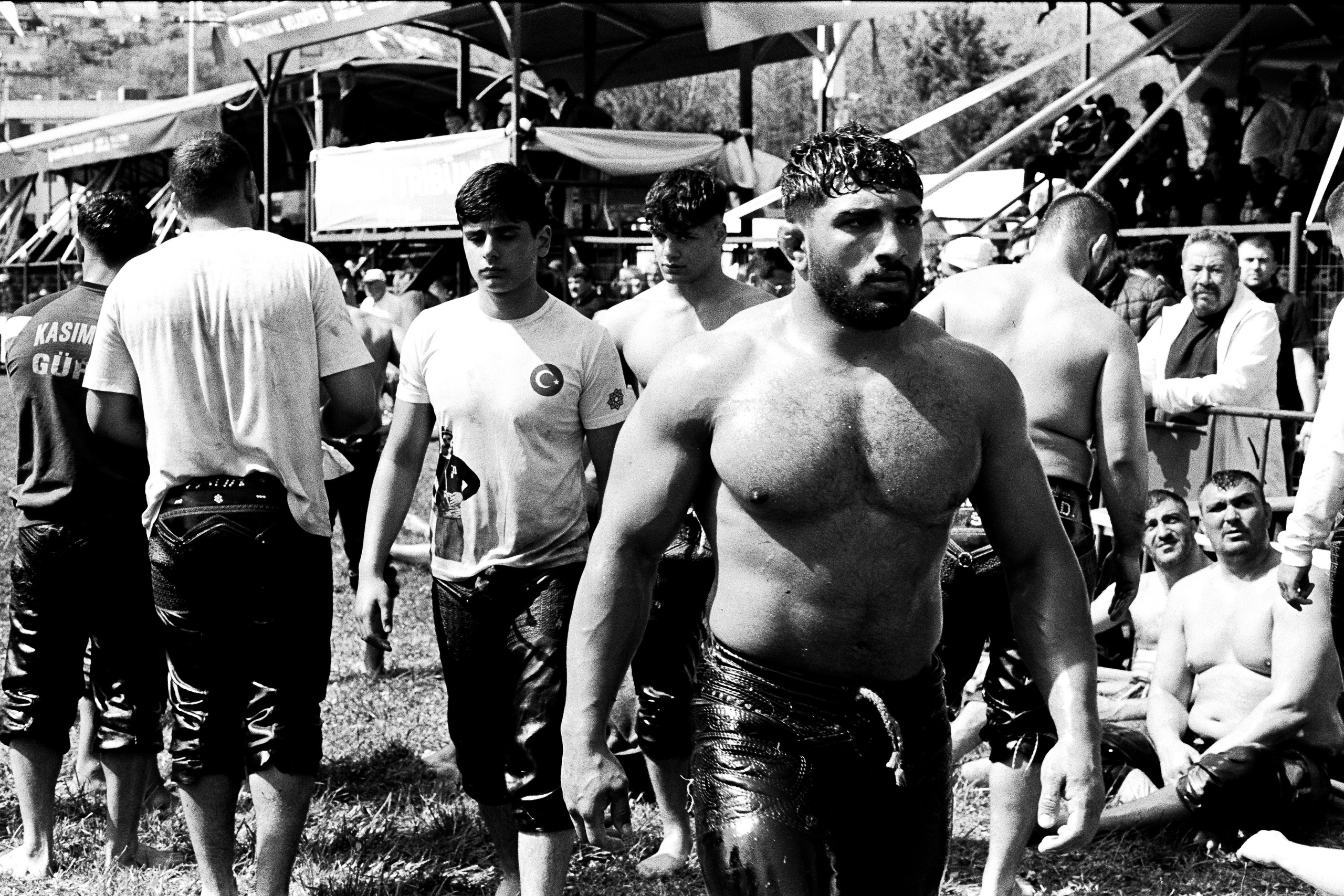 Wrestlers (Istanbul. 30.04.2023). Eduard Savosin | Documentary & Portrait Photographer in Paris