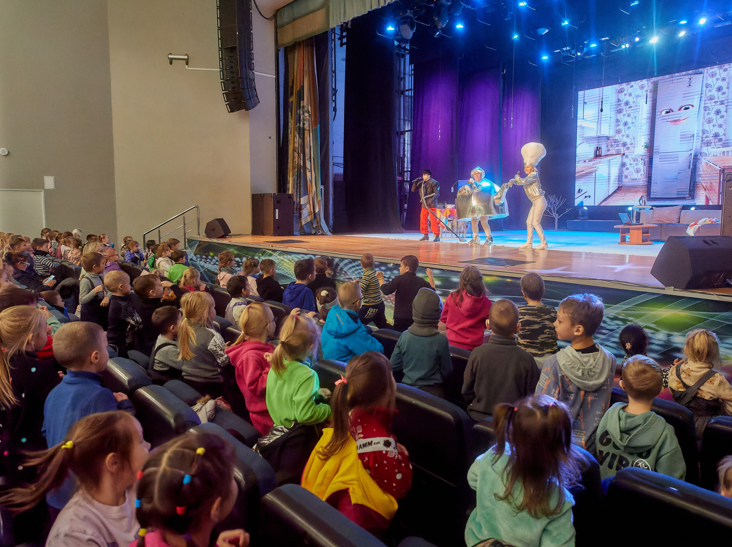 «Путешествие в страну опасных предметов». Семейный и детский фотограф в Междуреченск Олег Бамбульский