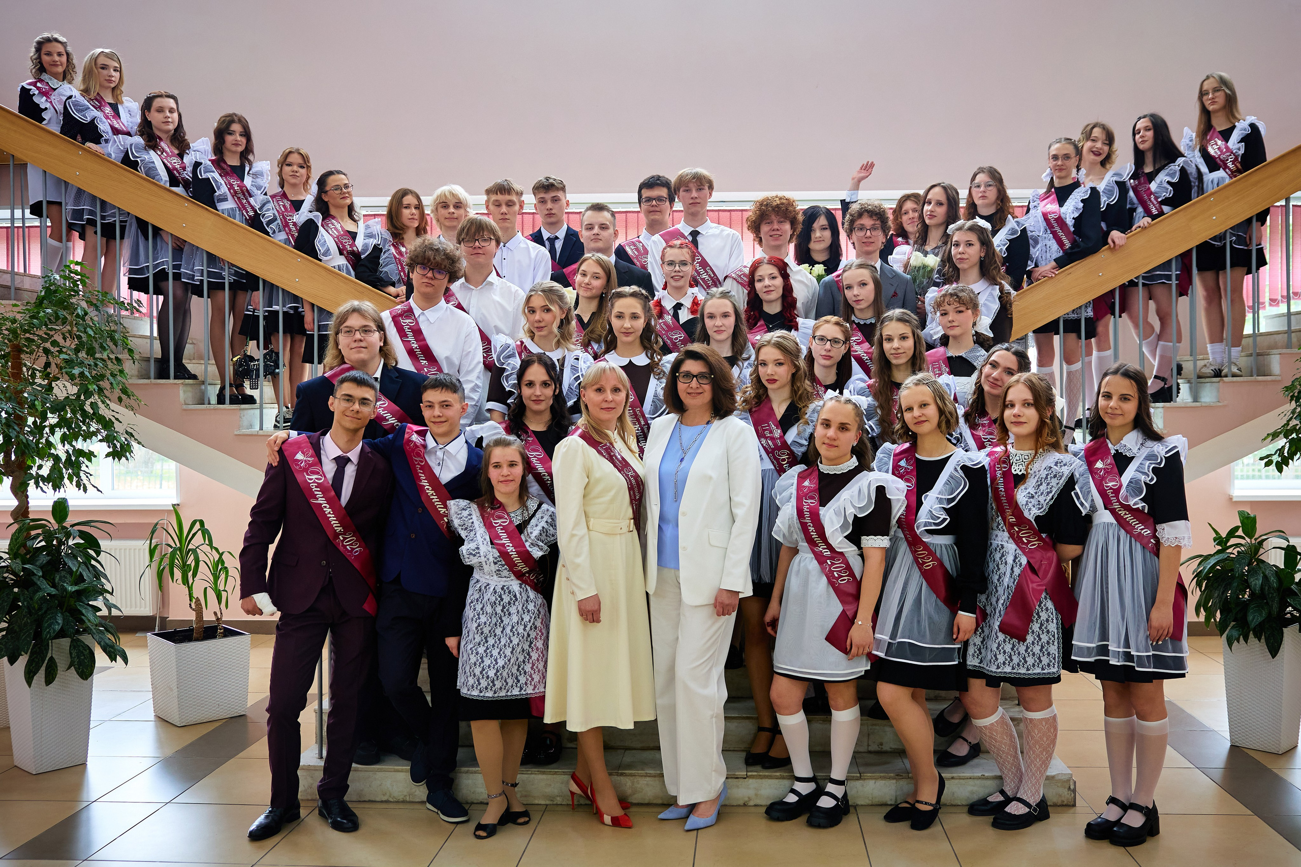 Последний звонок. Гимназия. Фотограф Люся Воробьева