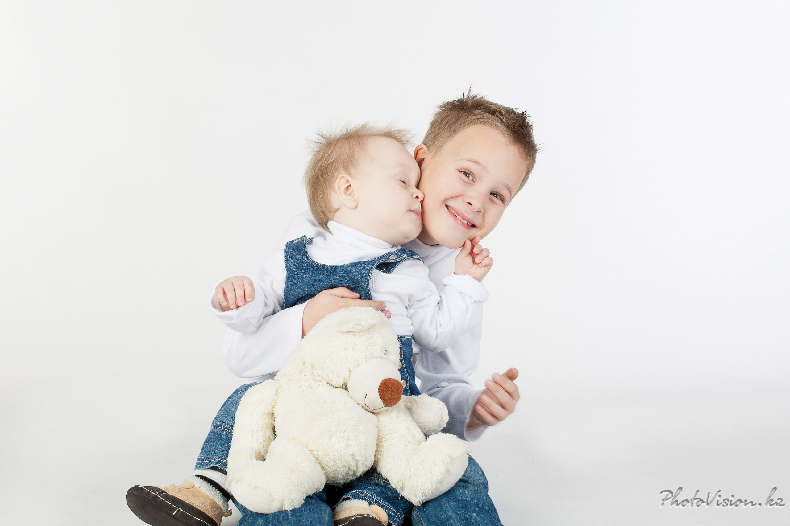 Фотосессия семейная. Фотостудия Алматы. Семейная и детская фотостудия Family studio.Фотограф Алматы