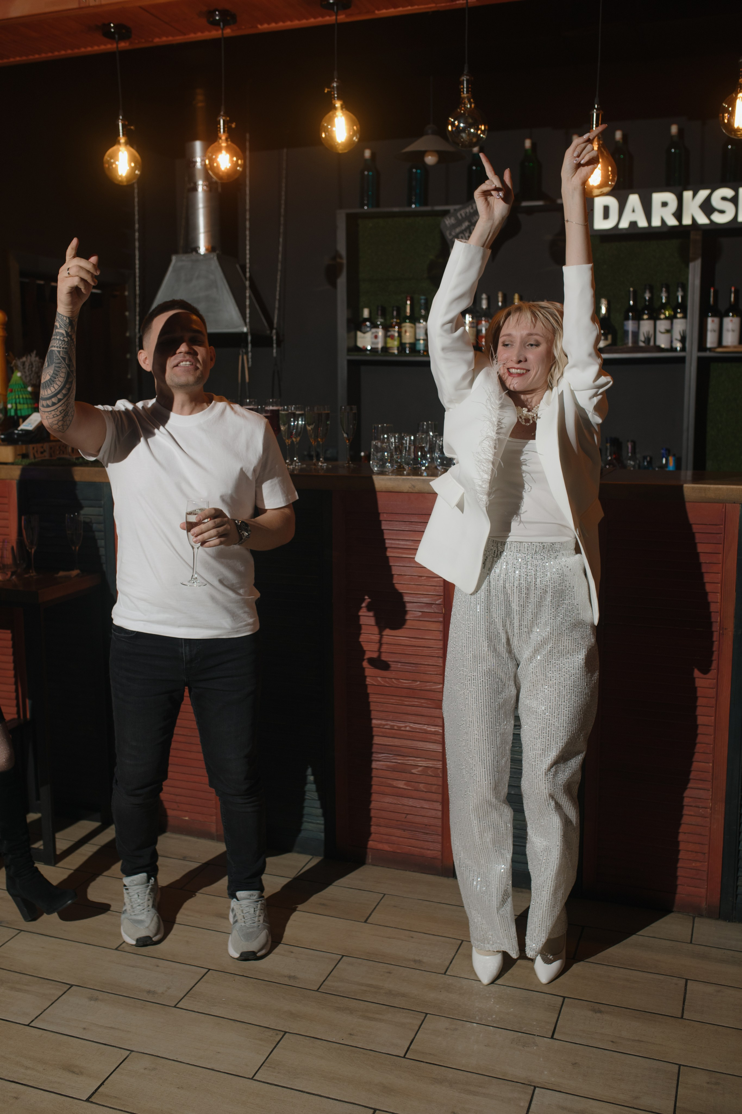 День рождения Томы — Let`s Talk Bar. Свадебный фотограф Екатеринбург/Челябинск — Любовь Волохова