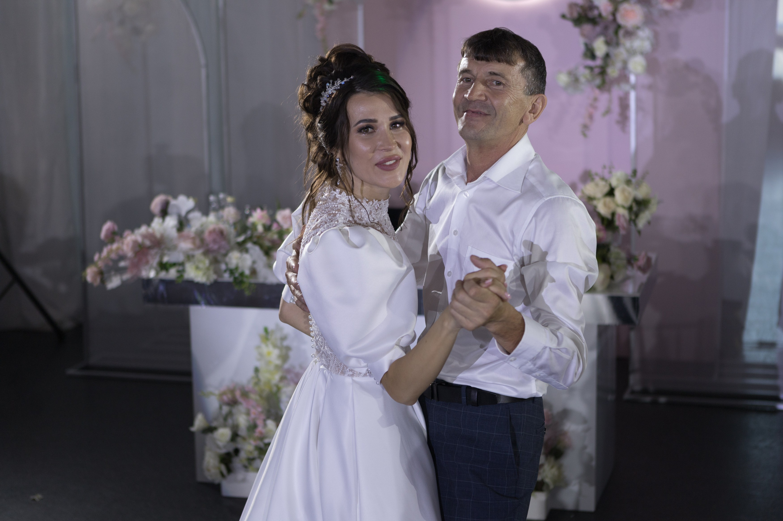 Свадебный фотограф Уфа — Руслан ГабдлисламовЖивые эмоции, красивые кадры, воспоминания на всю жизнь.Работаю по всей Республике Башкортоста. Свадебный фотограф Уфа Руслан Габдлисламов