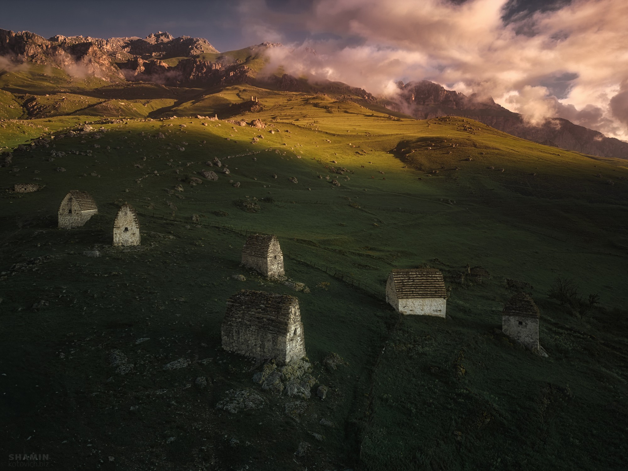 Пейзажи Кавказа: Домбай, Эльбрус, Кисловодск, Минеральные Воды, горы и ледники. Ночной и арт-пейзаж, светопись и атмосфера Кавказа. Фотограф Константин Шамин