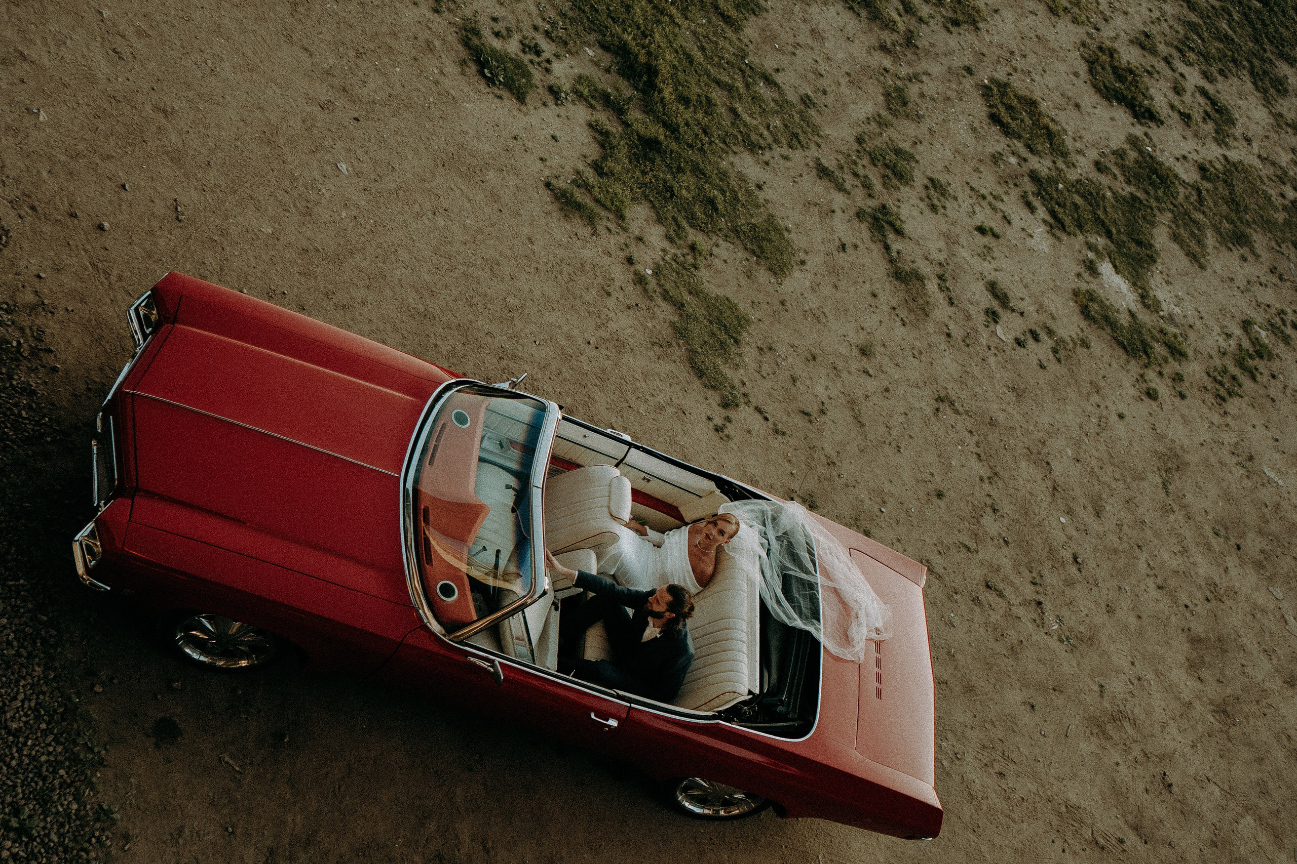 СВАДЕБНАЯ СЬЕМКА ВОЗЛЕ МСОТА БЕТАНКУРА НА КАБРИОЛЕТЕ. Профессиональный фотограф, Санкт-Петербург — Виктория Богомолова